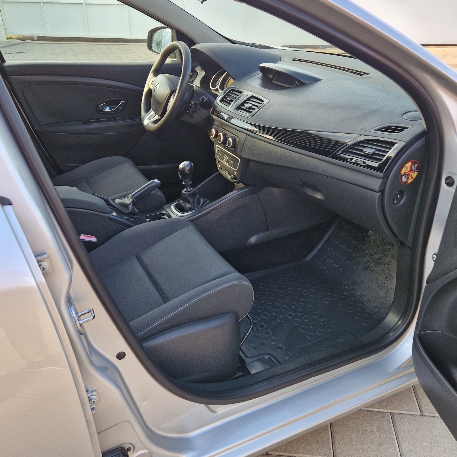 Renault Megane 1,6 benzinac ●HR auto ● 1.VLASNIK•129.ooo km ▪︎6 brzina, fotografija 8