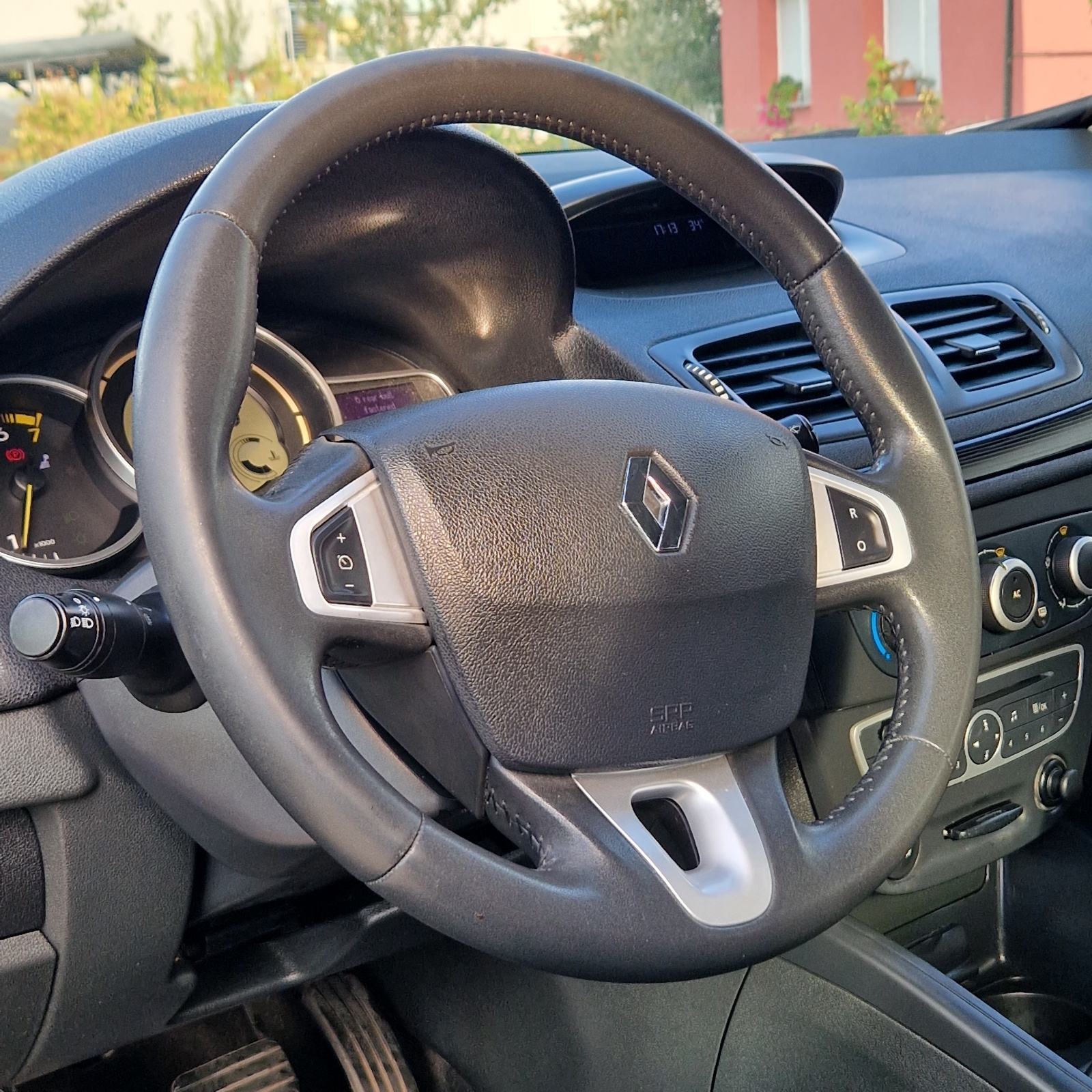 Renault Megane 1,6 benzinac ●HR auto ● 1.VLASNIK•129.ooo km ▪︎6 brzina, fotografija 11