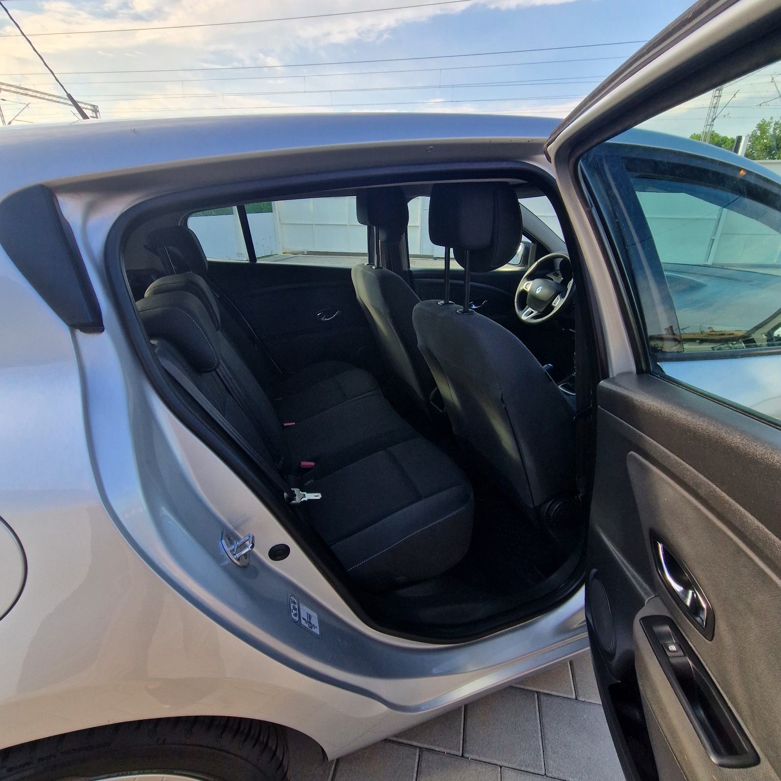 Renault Megane 1,6 benzinac ●HR auto ● 1.VLASNIK•129.ooo km ▪︎6 brzina, fotografija 9