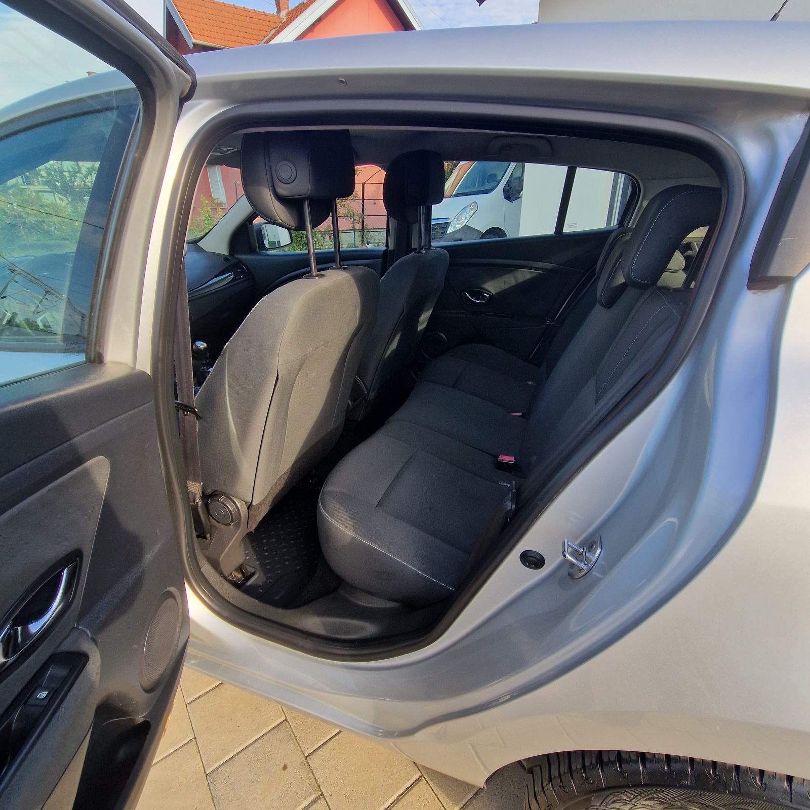 Renault Megane 1,6 benzinac ●HR auto ● 1.VLASNIK•129.ooo km ▪︎6 brzina, fotografija 10