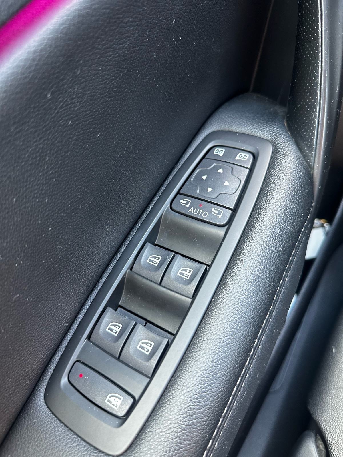 Renault Megane 2016 / benzin / REG do 06/2027, fotografija 11