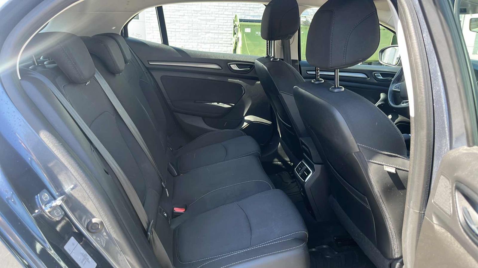 RENAULT MEGANE 2021 • PREMIUM jamstvo • AutoZubak Rabljena, fotografija 10