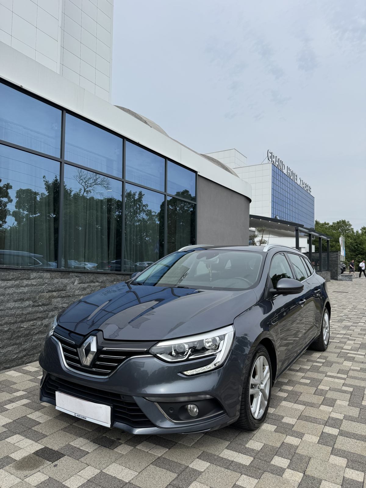 Renault Megane dCi AUTOMATIK - ATRAKTIVAN - REG 04/27 - PRILIKA !!, fotografija 4
