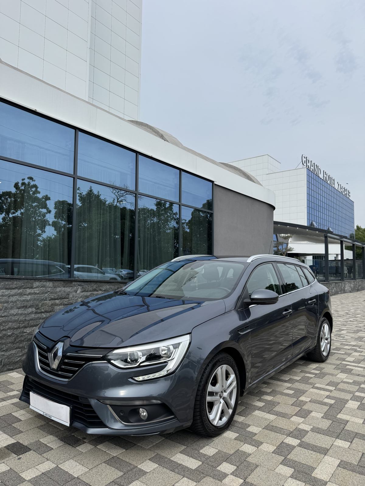 Renault Megane dCi AUTOMATIK - ATRAKTIVAN - REG 04/27 - PRILIKA !!, fotografija 5