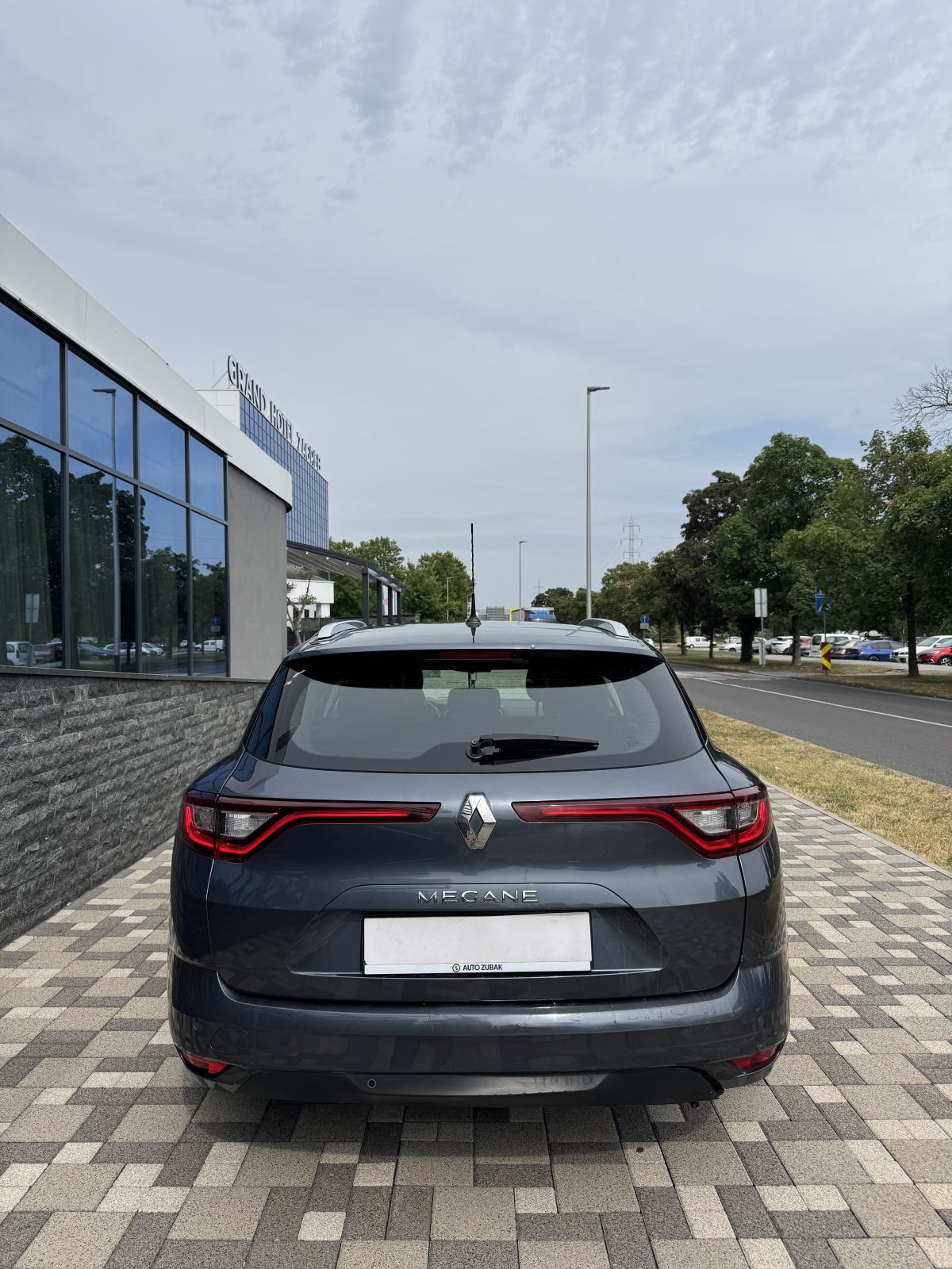 Renault Megane dCi AUTOMATIK - ATRAKTIVAN - REG 04/27 - PRILIKA !!, fotografija 9