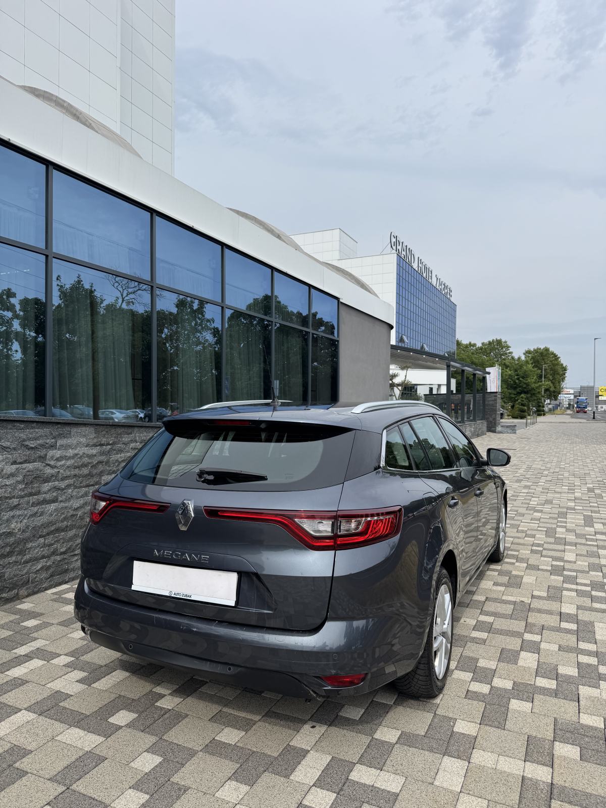 Renault Megane dCi AUTOMATIK - ATRAKTIVAN - REG 04/27 - PRILIKA !!, fotografija 10