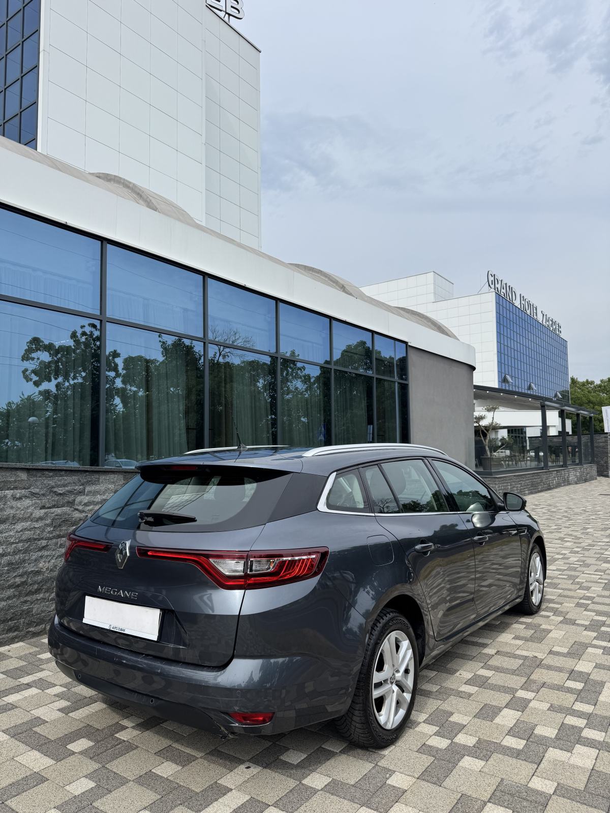Renault Megane dCi AUTOMATIK - ATRAKTIVAN - REG 04/27 - PRILIKA !!, fotografija 11
