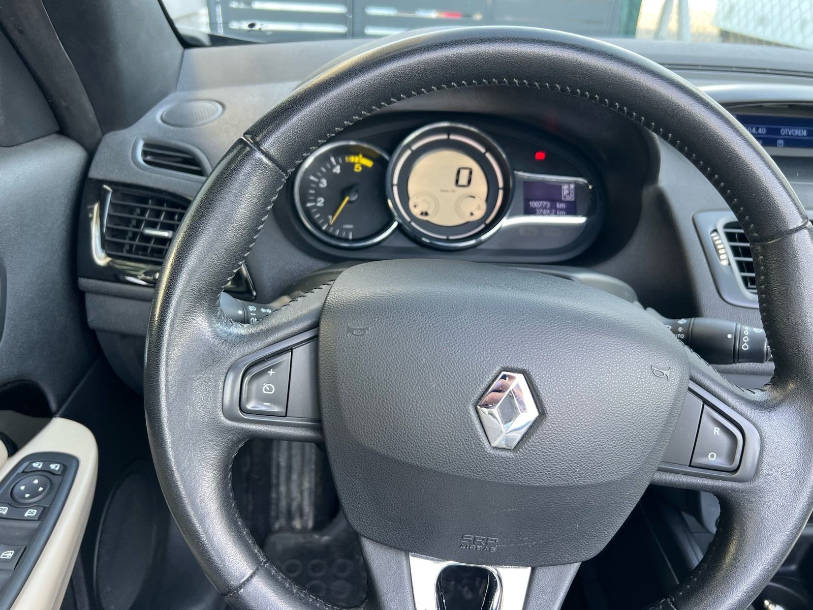 Renault Megane Cabriolet 1,5 dCi EDC automatik, fotografija 11