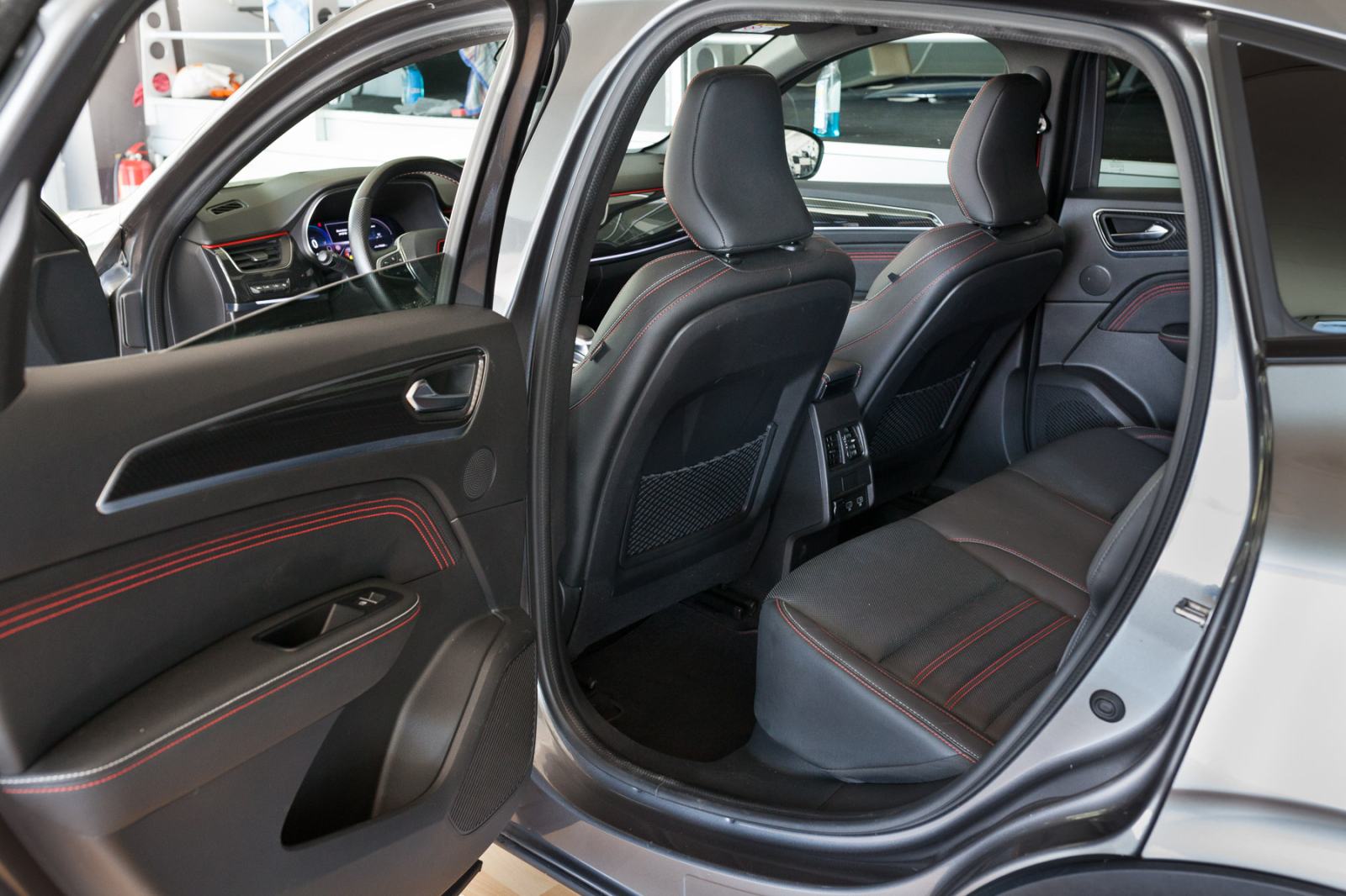 Renault Megane Conquest 1.6 hybrid RS line/FULL OPREMA /LEASING/SERVIS, fotografija 17