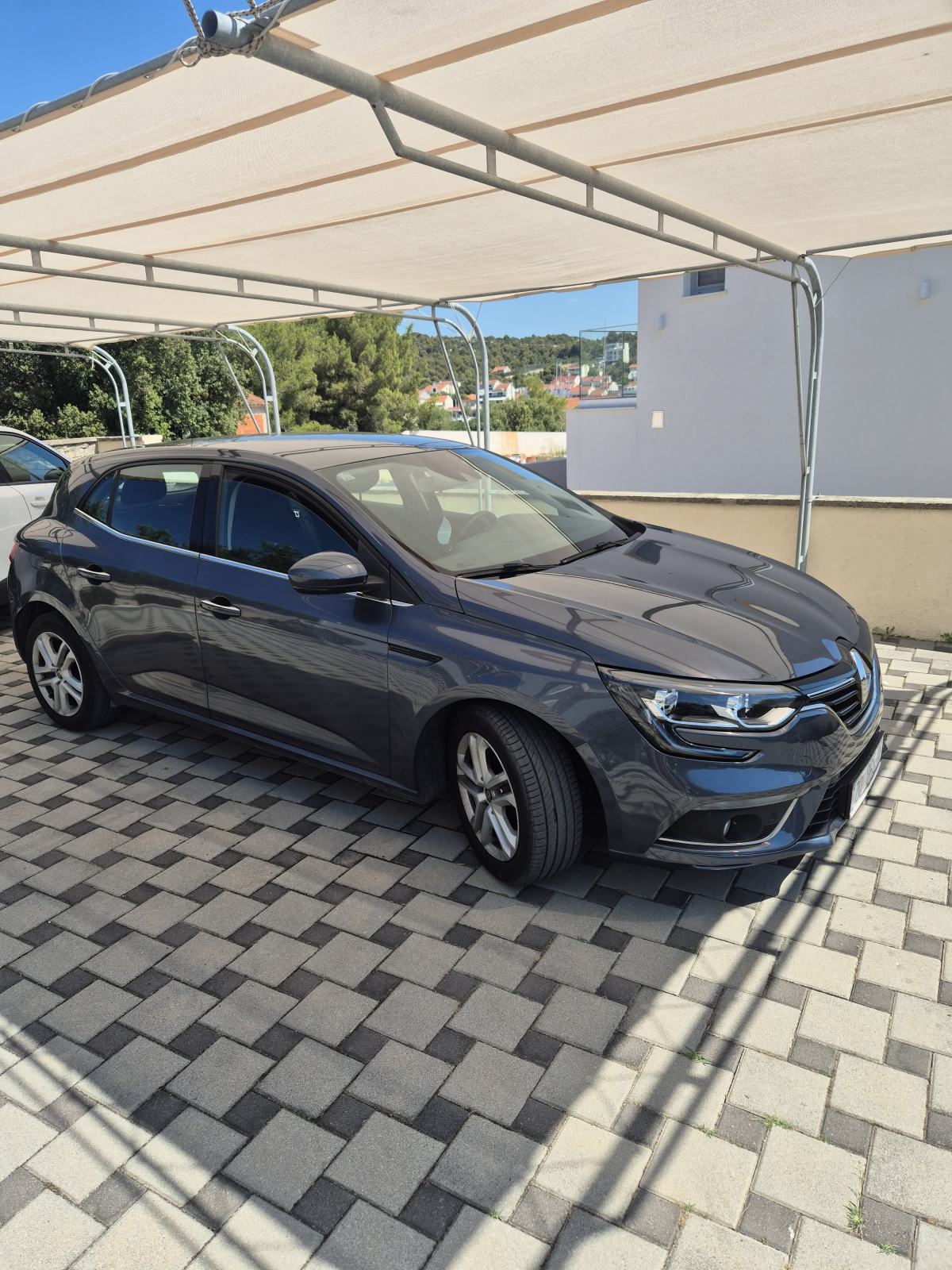 Renault Megane dCi automatik, fotografija 3