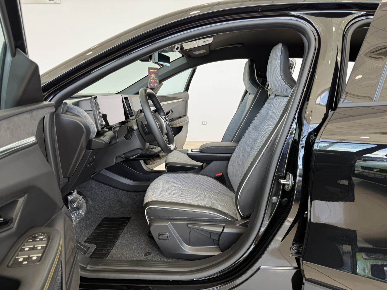 Renault Megane E-Tech - NOVO VOZILO - 88KM - TVORNIČKO JAMSTVO, fotografija 12