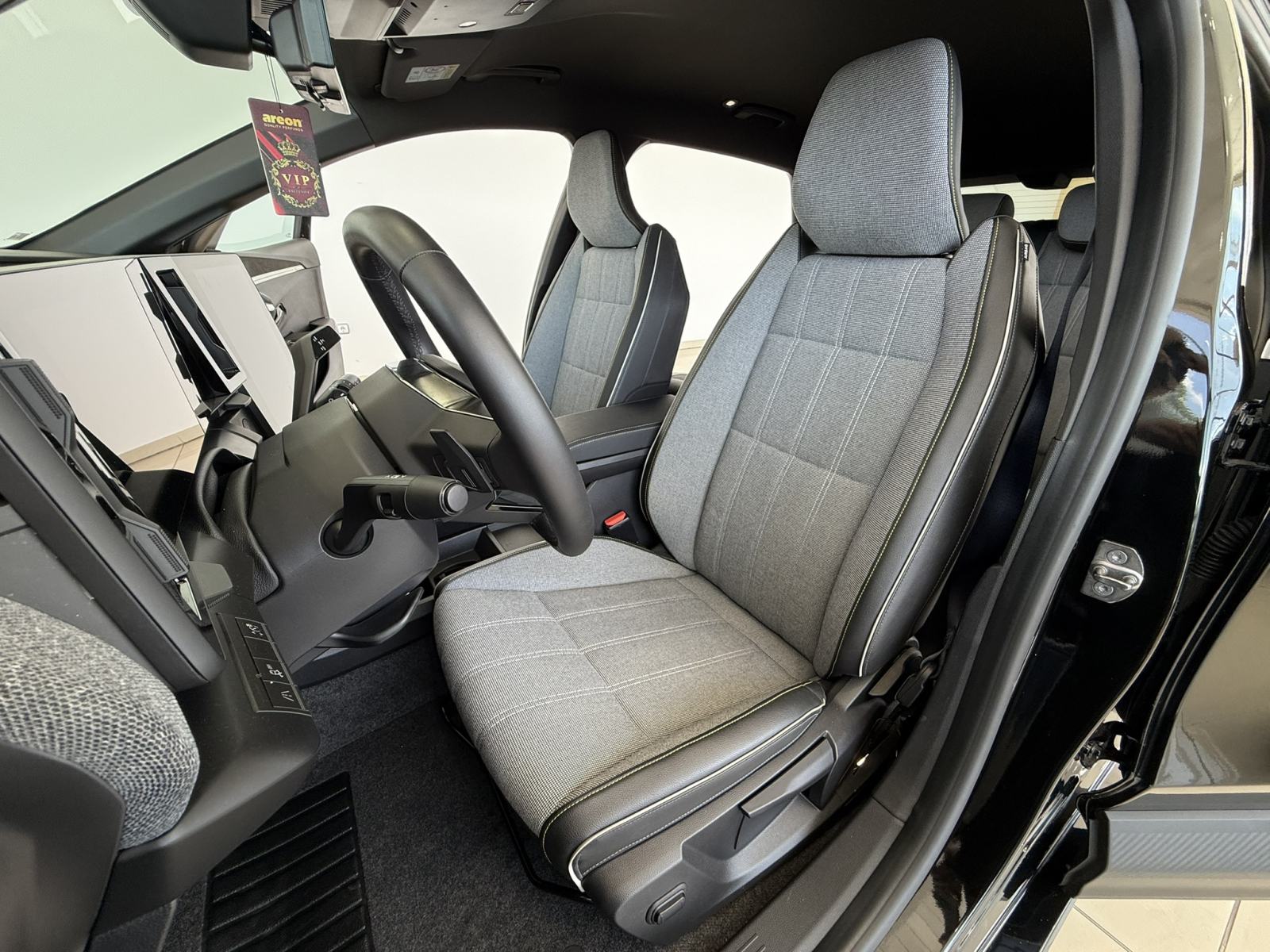 Renault Megane E-Tech - NOVO VOZILO - 88KM - TVORNIČKO JAMSTVO, fotografija 13