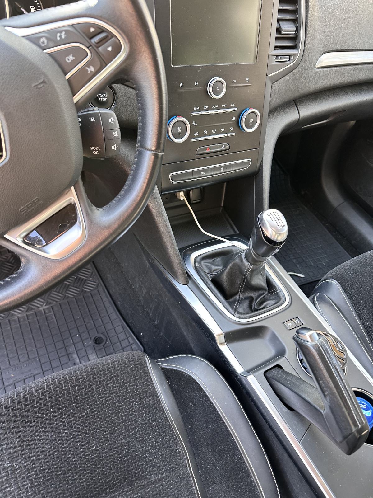 Renault Megane GrandCoupe 1.5 dCi 110 | 2018 | INTENS | Reg. do 01/27, fotografija 9