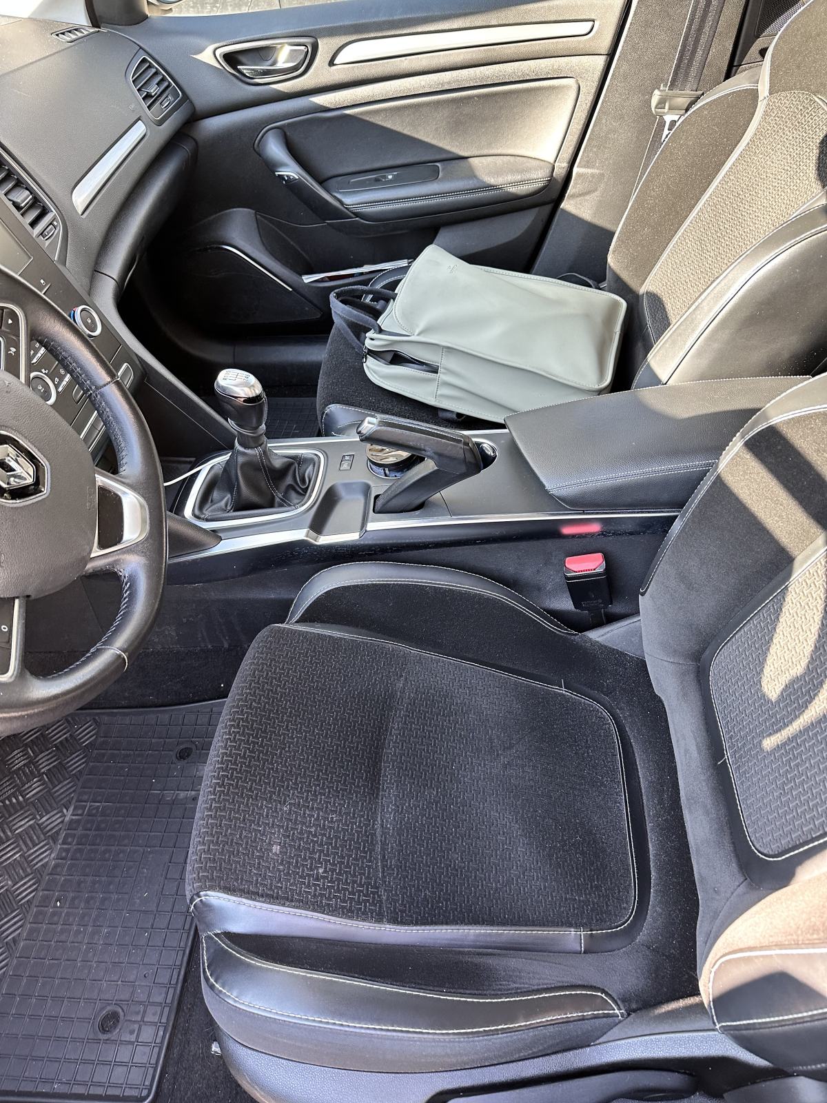 Renault Megane GrandCoupe 1.5 dCi 110 | 2018 | INTENS | Reg. do 01/27, fotografija 11