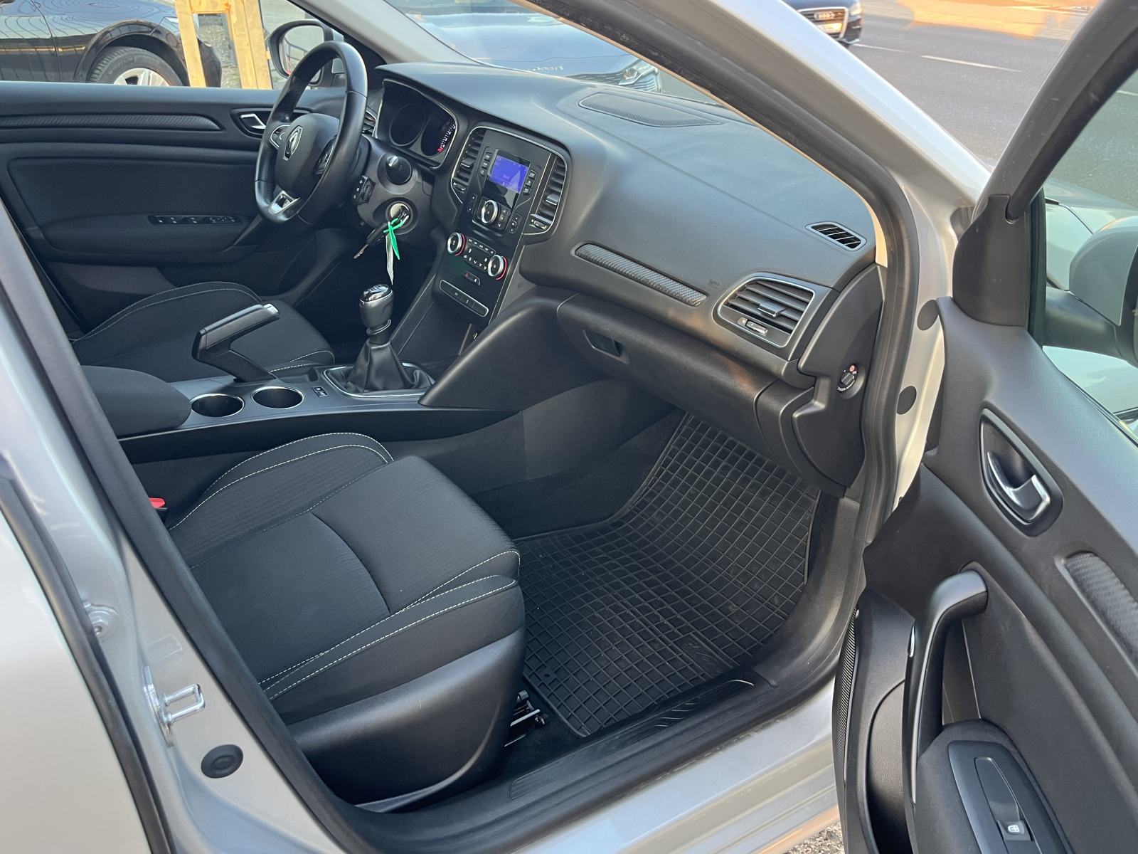 Renault Megane 1.3 TCe 1.VL Nije uvoz, fotografija 18