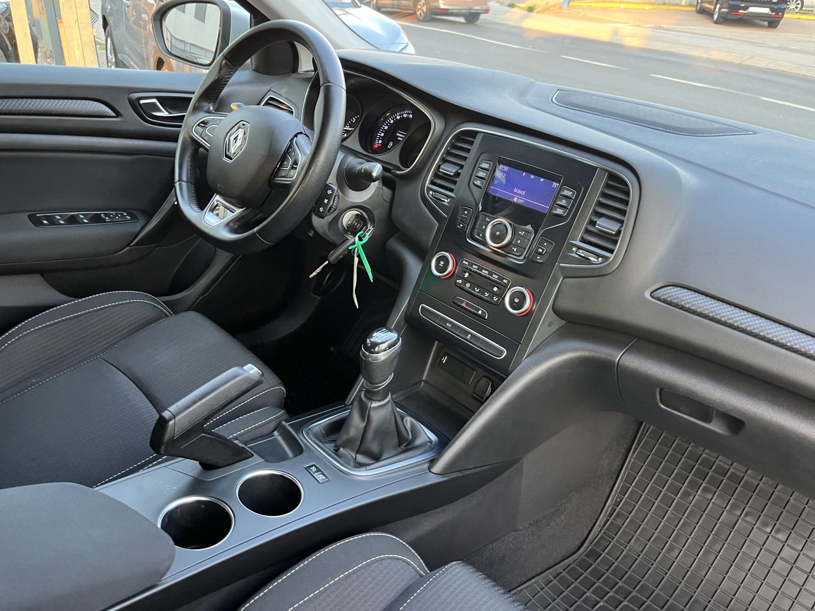 Renault Megane 1.3 TCe 1.VL Nije uvoz, fotografija 19