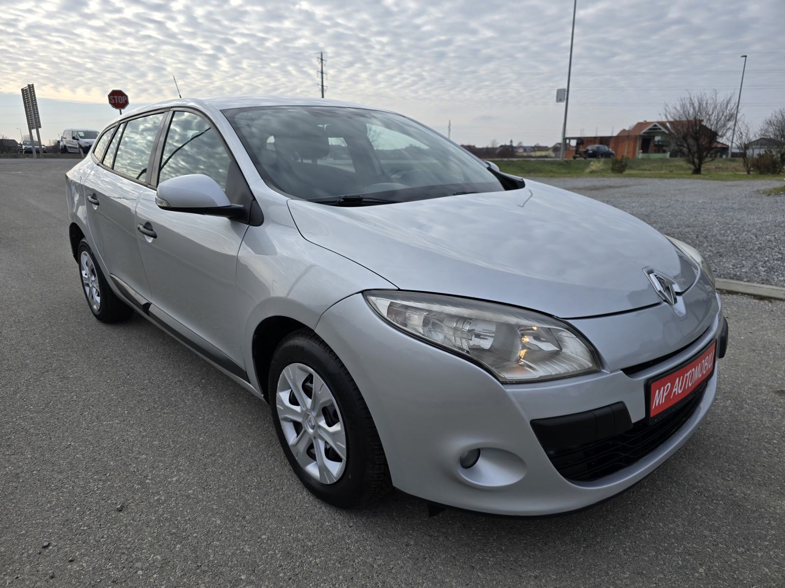 Renault Megane Grandtour 1,5 dCi-2012gd.md-KLIMA-tempomat,6brz,KARTlCE, fotografija 4
