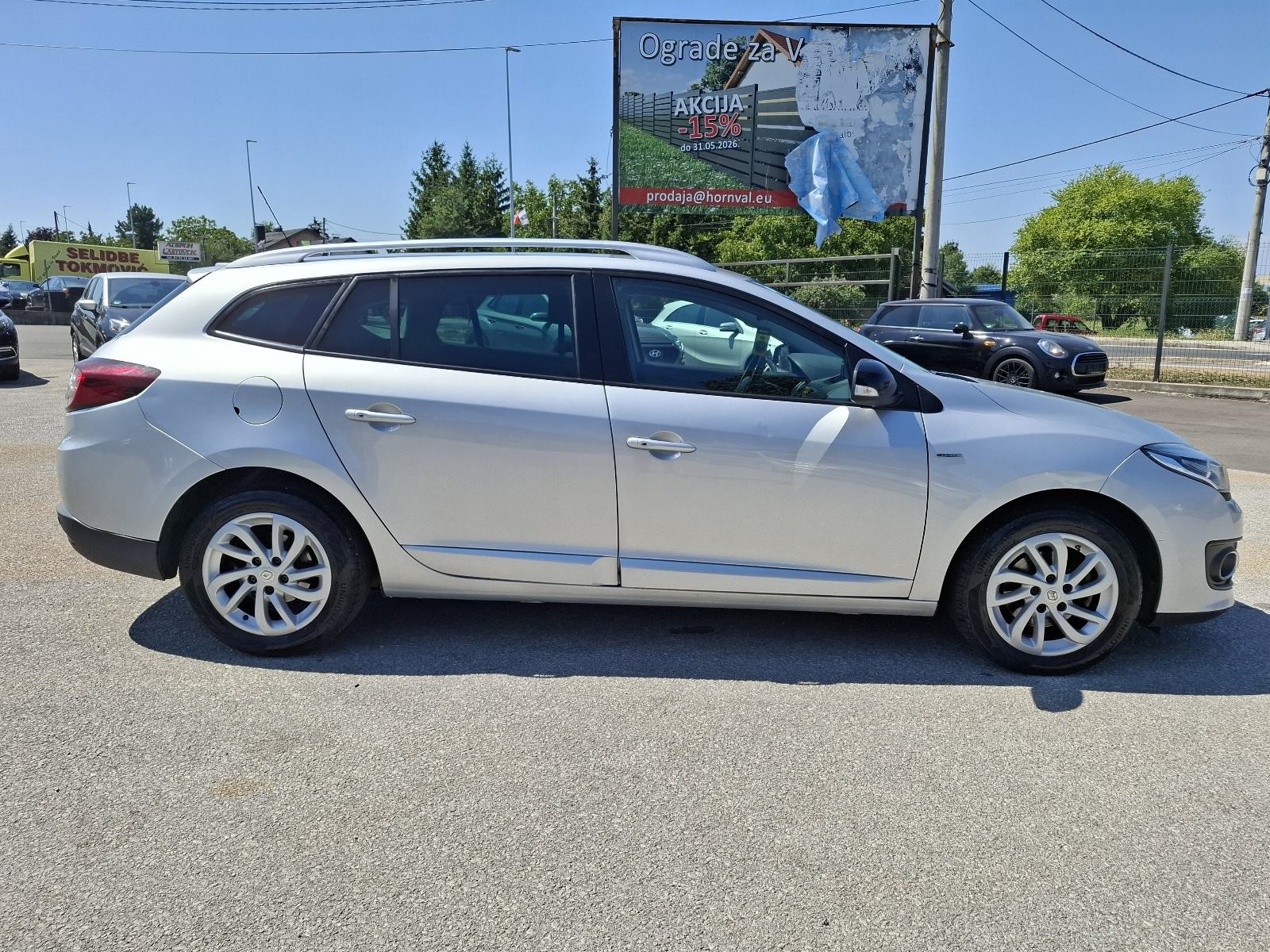 Renault Megane Grandtour 1.5 dci LIMITED-KLIMATRONIK-NAVIGACIJA, pogled izvana - slika 3