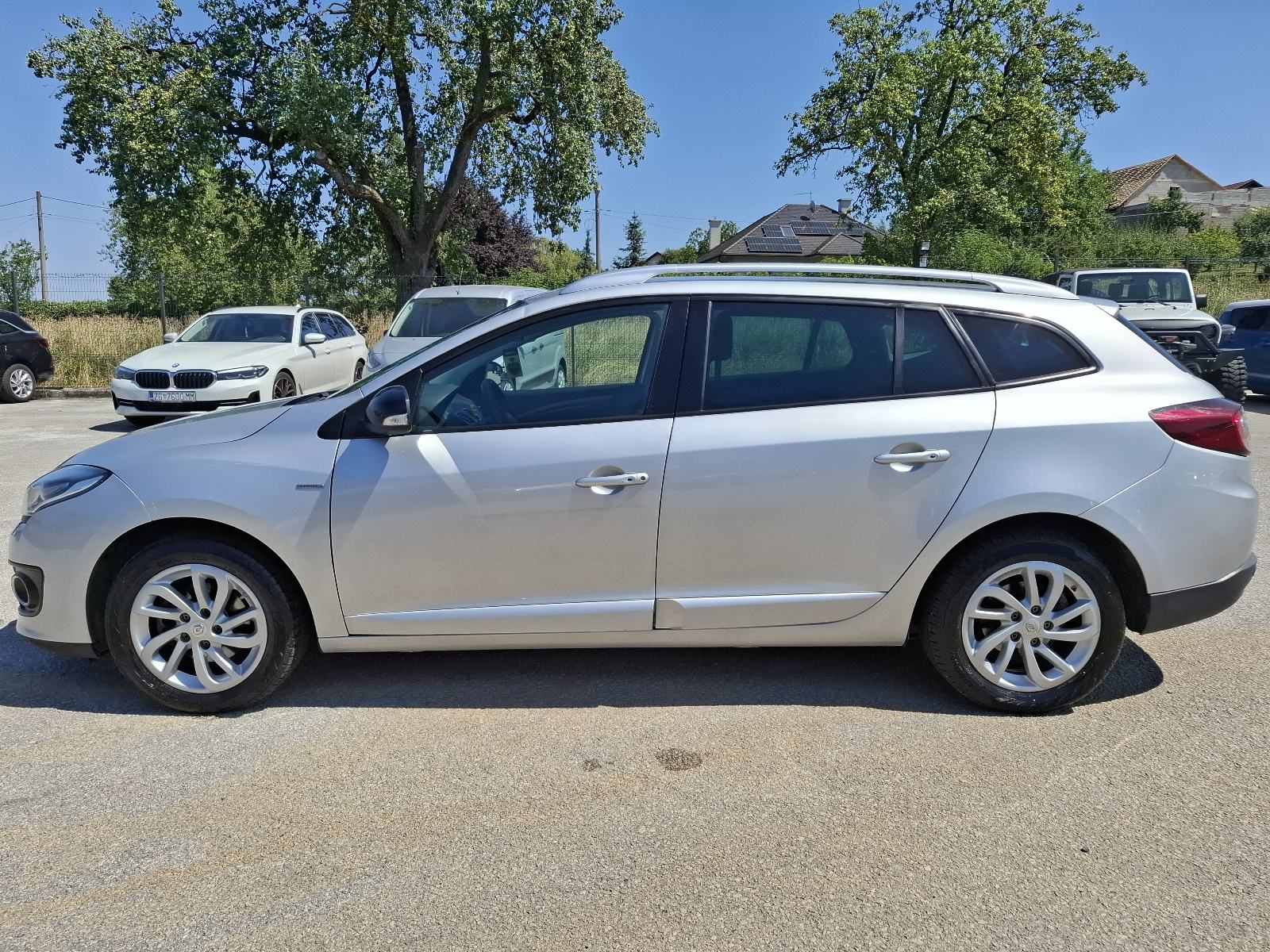 Renault Megane Grandtour 1.5 dci LIMITED-KLIMATRONIK-NAVIGACIJA, pogled izvana - slika 4
