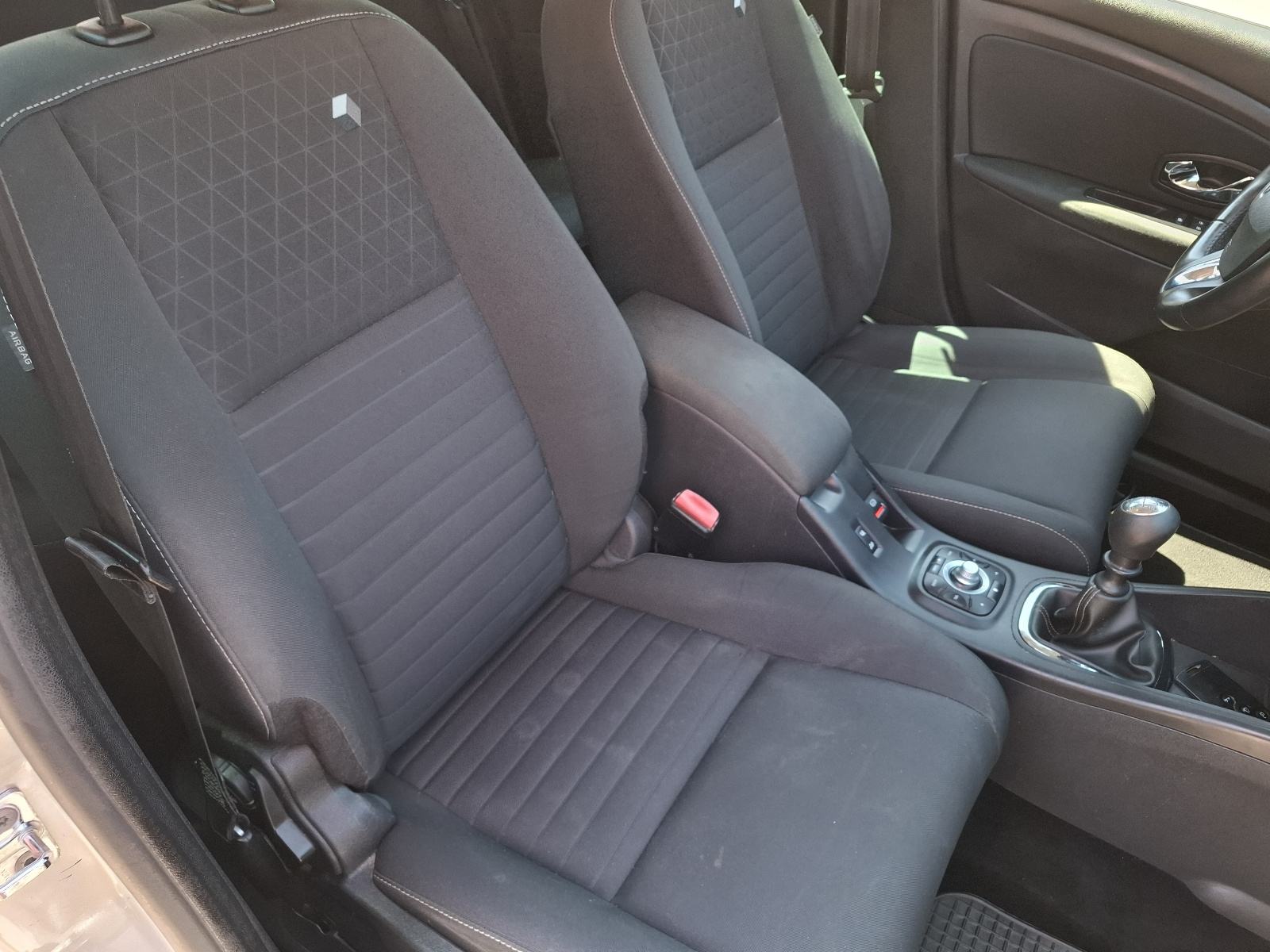 Renault Megane Grandtour 1.5 dci LIMITED-KLIMATRONIK-NAVIGACIJA, fotografija 18