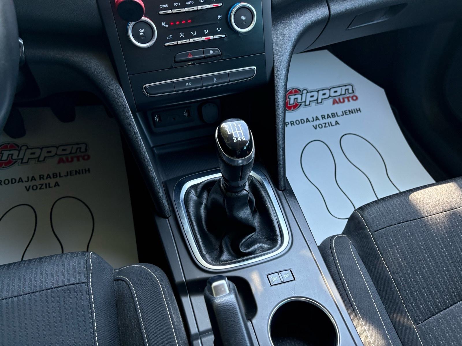 Renault Megane Grandtour 1,5 dCi REG:12/2026 - NAVI - KLIMA - LEASING, fotografija 16