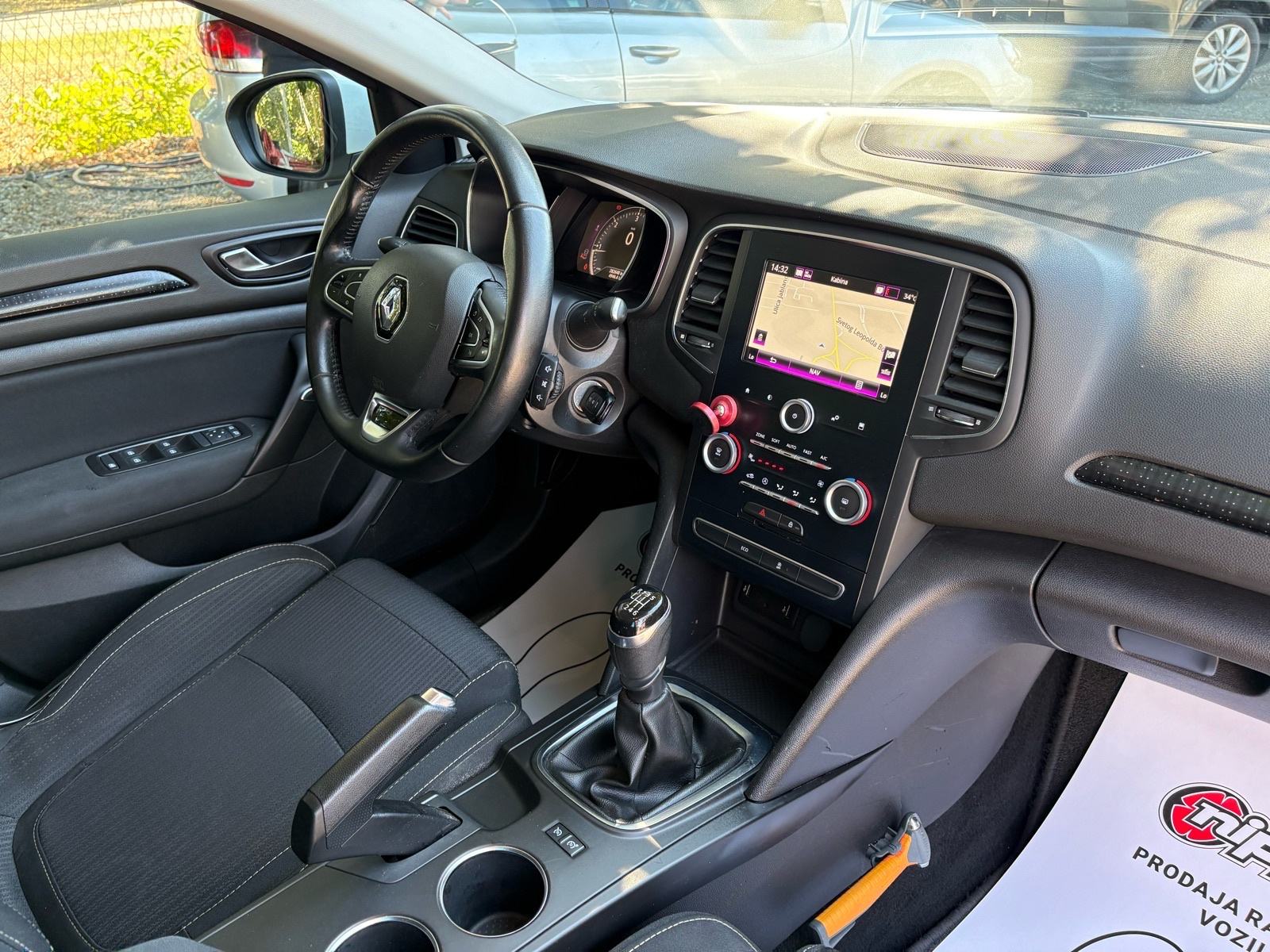 Renault Megane Grandtour 1,5 dCi REG:12/2026 - NAVI - KLIMA - LEASING, fotografija 17