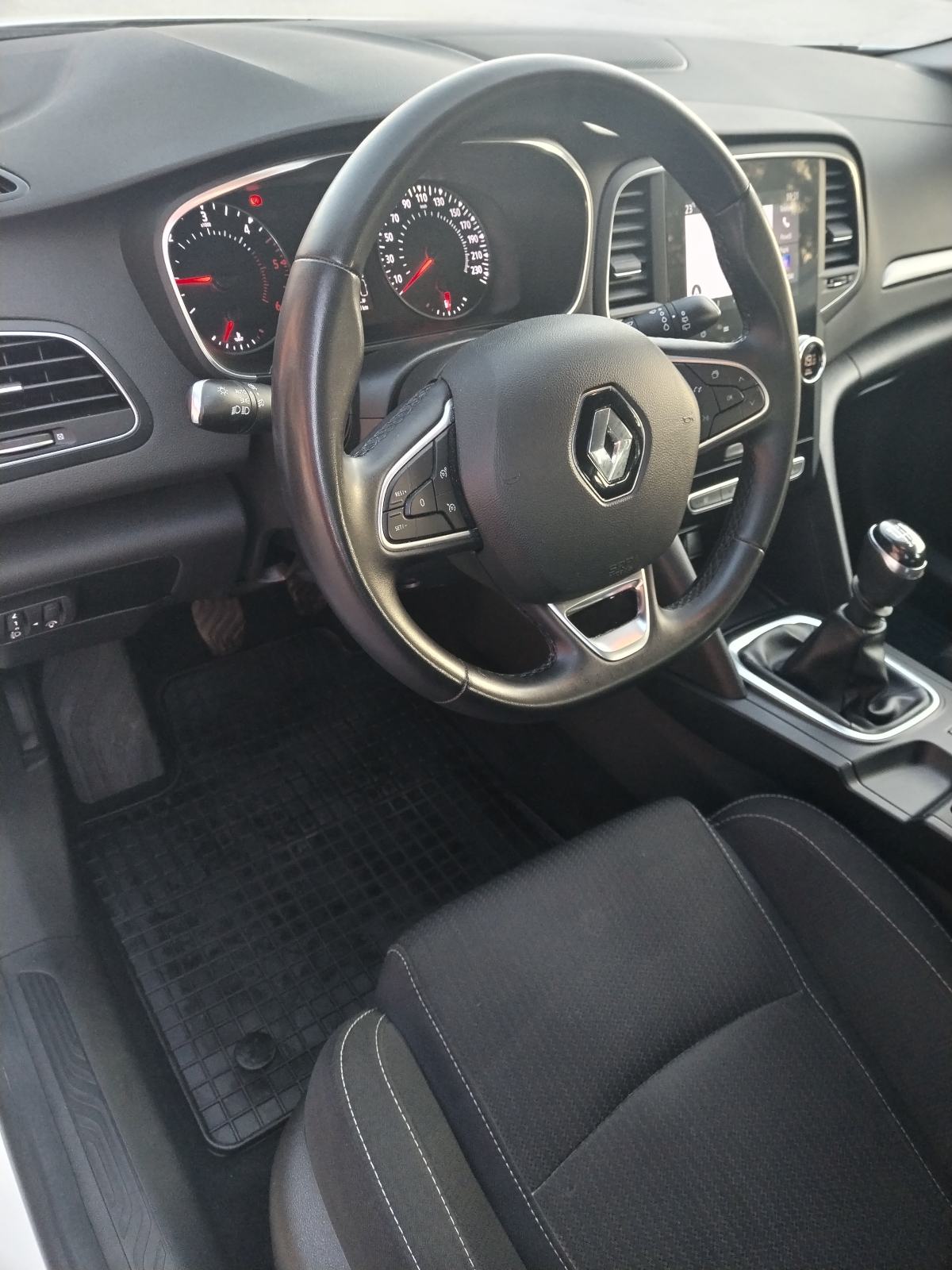 Renault Megane Grandtour 1.5 dCi grijanje sjedala, kamera, fotografija 9