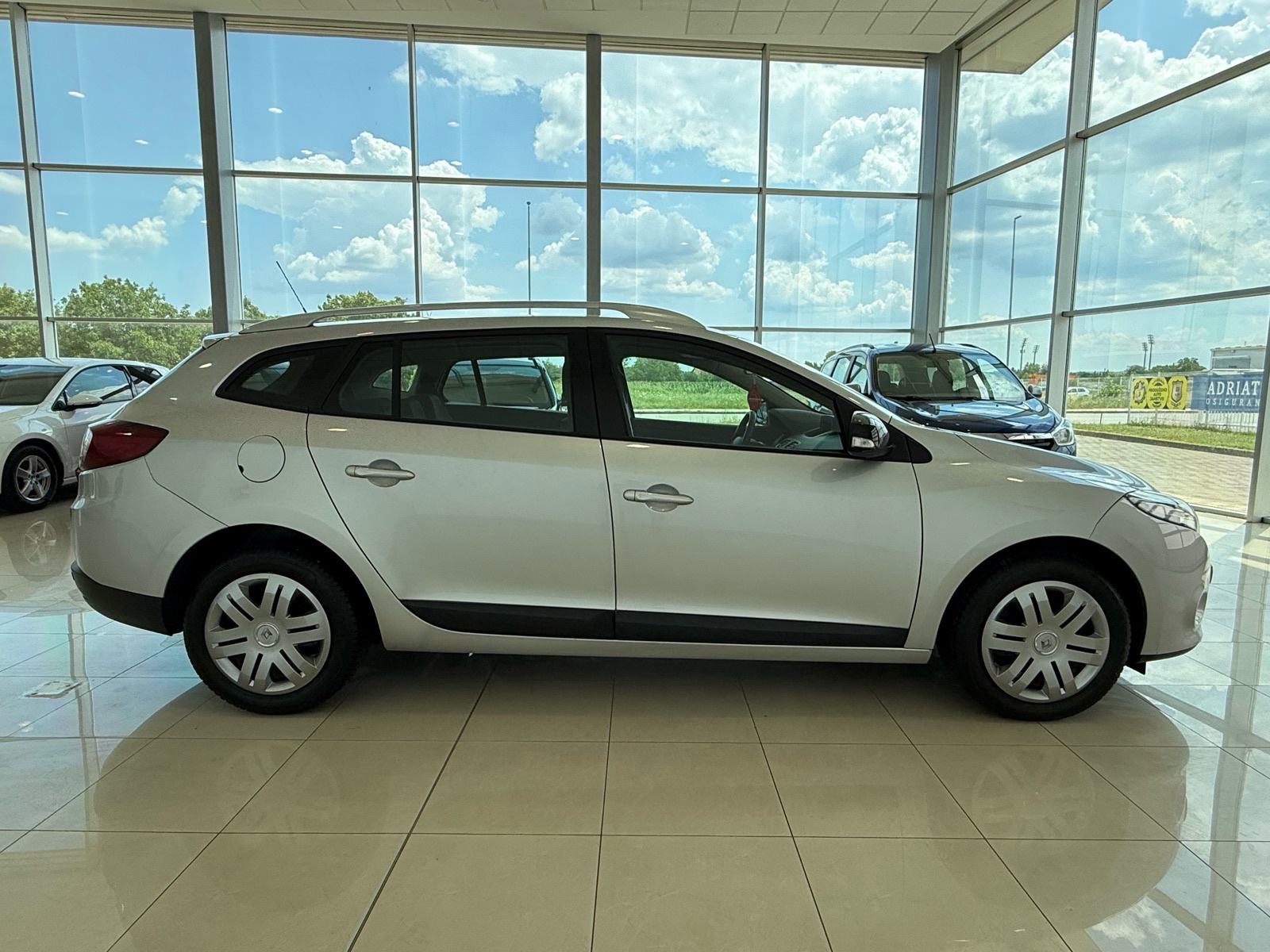 Renault Megane Grandtour 1.5 DCI⭐️121.000KM⭐️NAVI⭐️SERVISNA⭐️GARANCIJA, fotografija 9