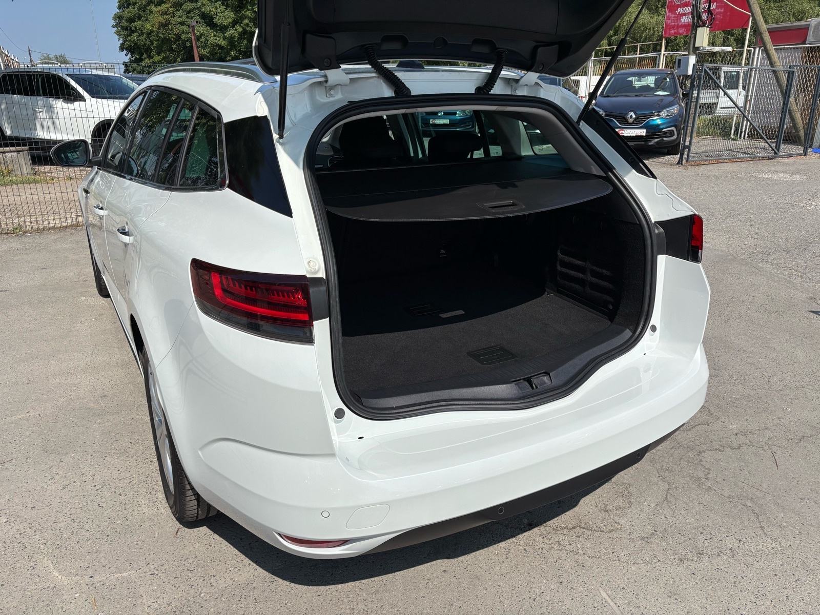 Renault Megane Grandtour 1.5dCi REG:04/2027 - NAVI - LEASING RATA 202€, fotografija 20