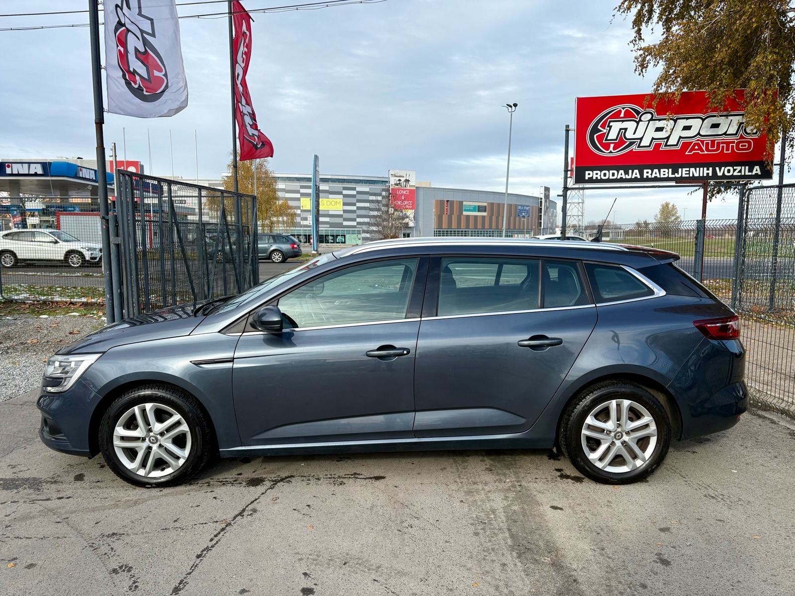 Renault Megane Grandtour 1.5dCi NAVI - TEMPOMAT - LEASING RATA 315 €, fotografija 3