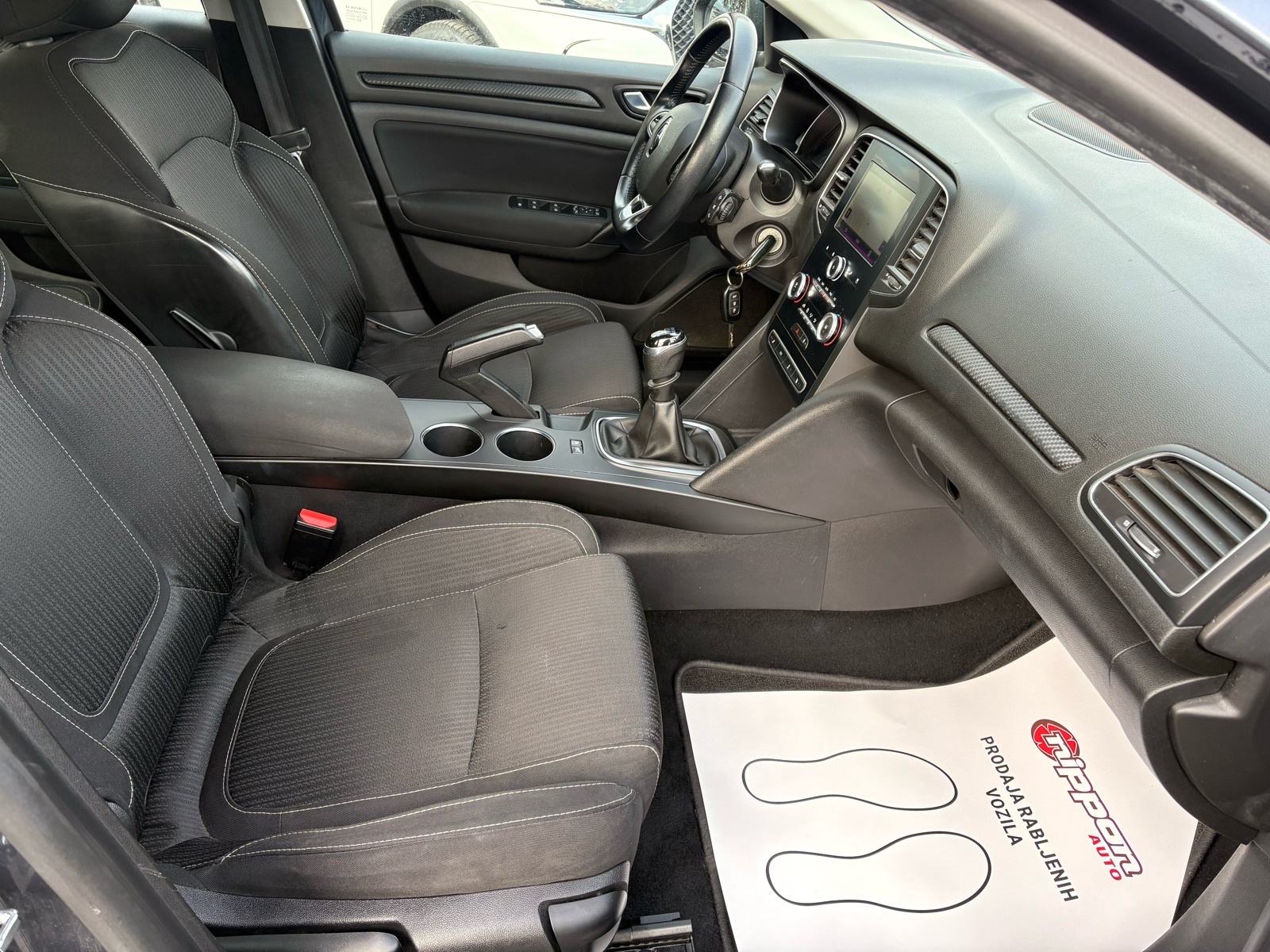 Renault Megane Grandtour 1.5dCi NAVI - TEMPOMAT - LEASING RATA 315 €, fotografija 19