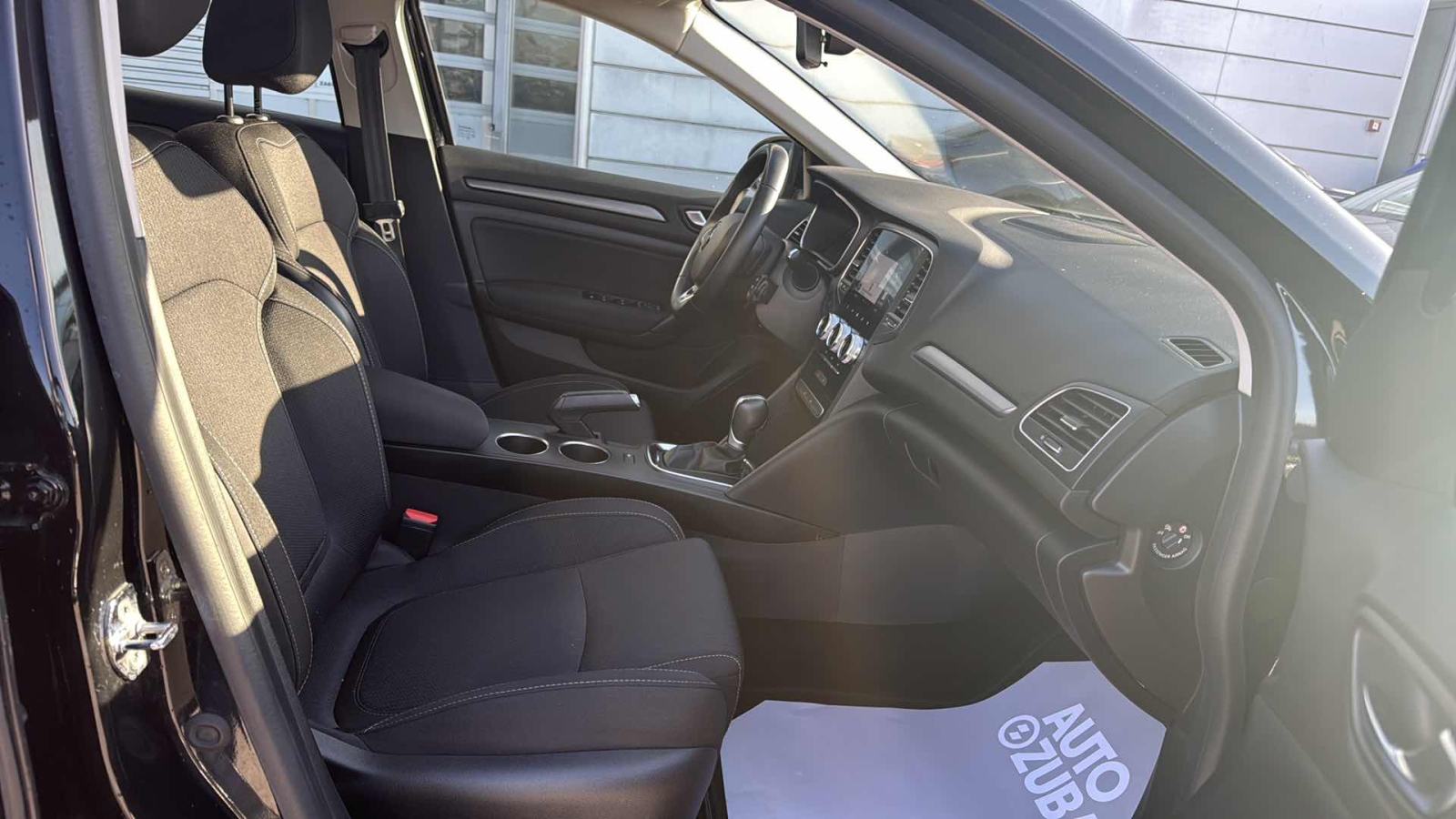 RENAULT MEGANE GRANDTOUR 2022 • PREMIUM jamstvo • AutoZubak Rabljena, fotografija 9