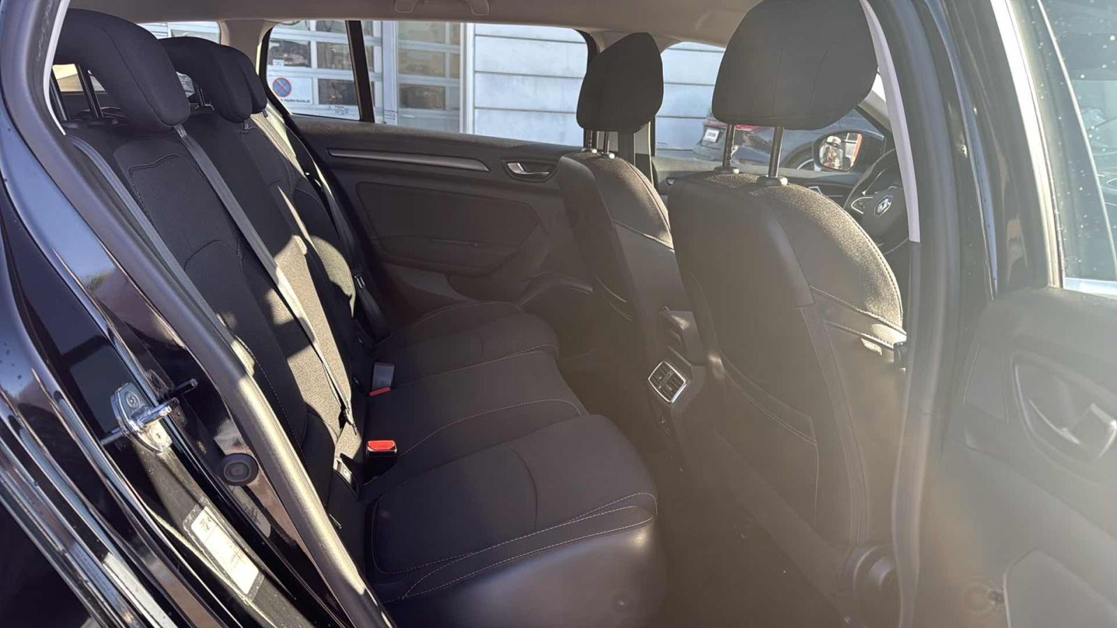 RENAULT MEGANE GRANDTOUR 2022 • PREMIUM jamstvo • AutoZubak Rabljena, fotografija 10