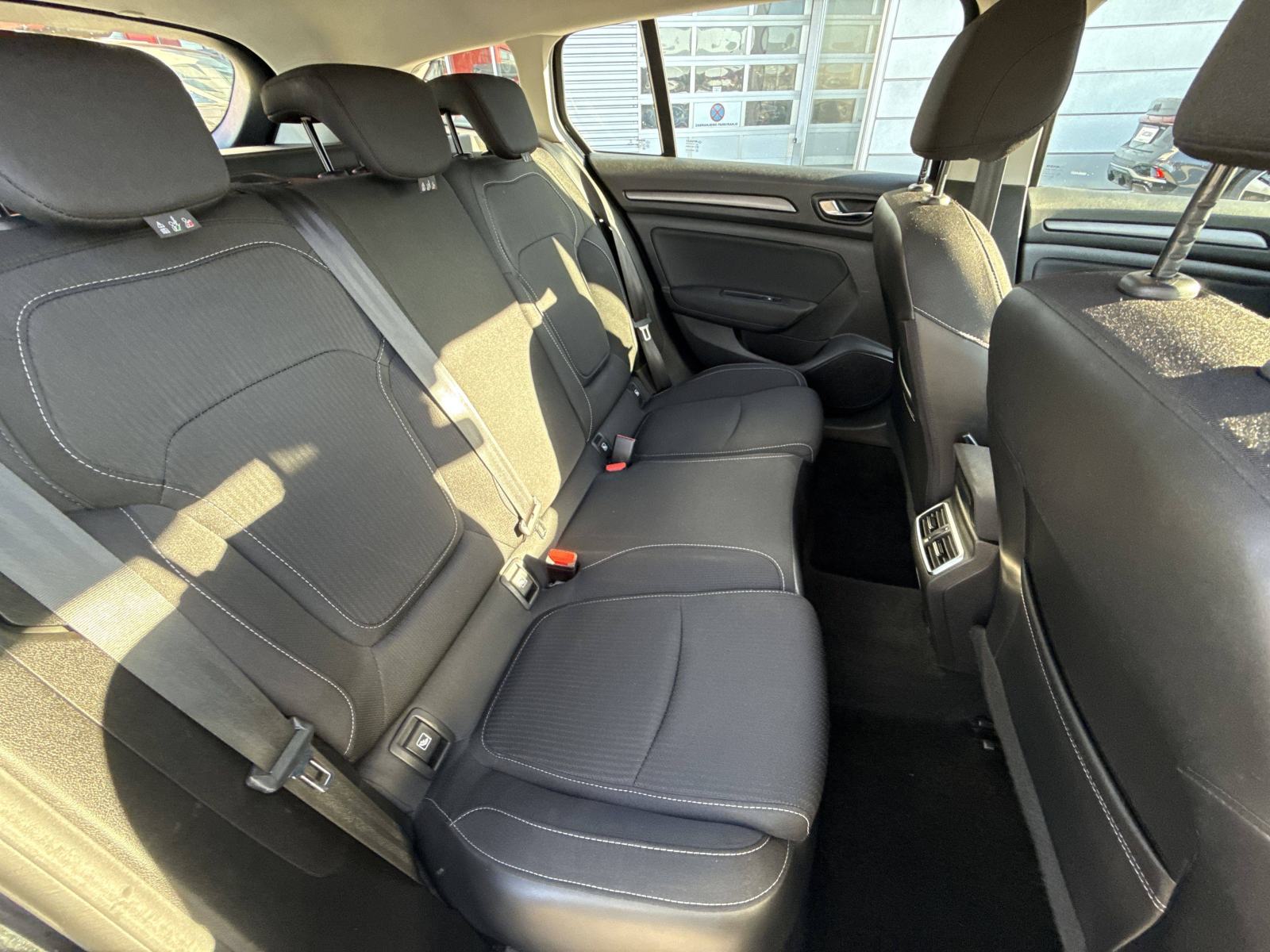 RENAULT MEGANE GRANDTOUR 2022 • PREMIUM jamstvo • AutoZubak Rabljena, fotografija 19