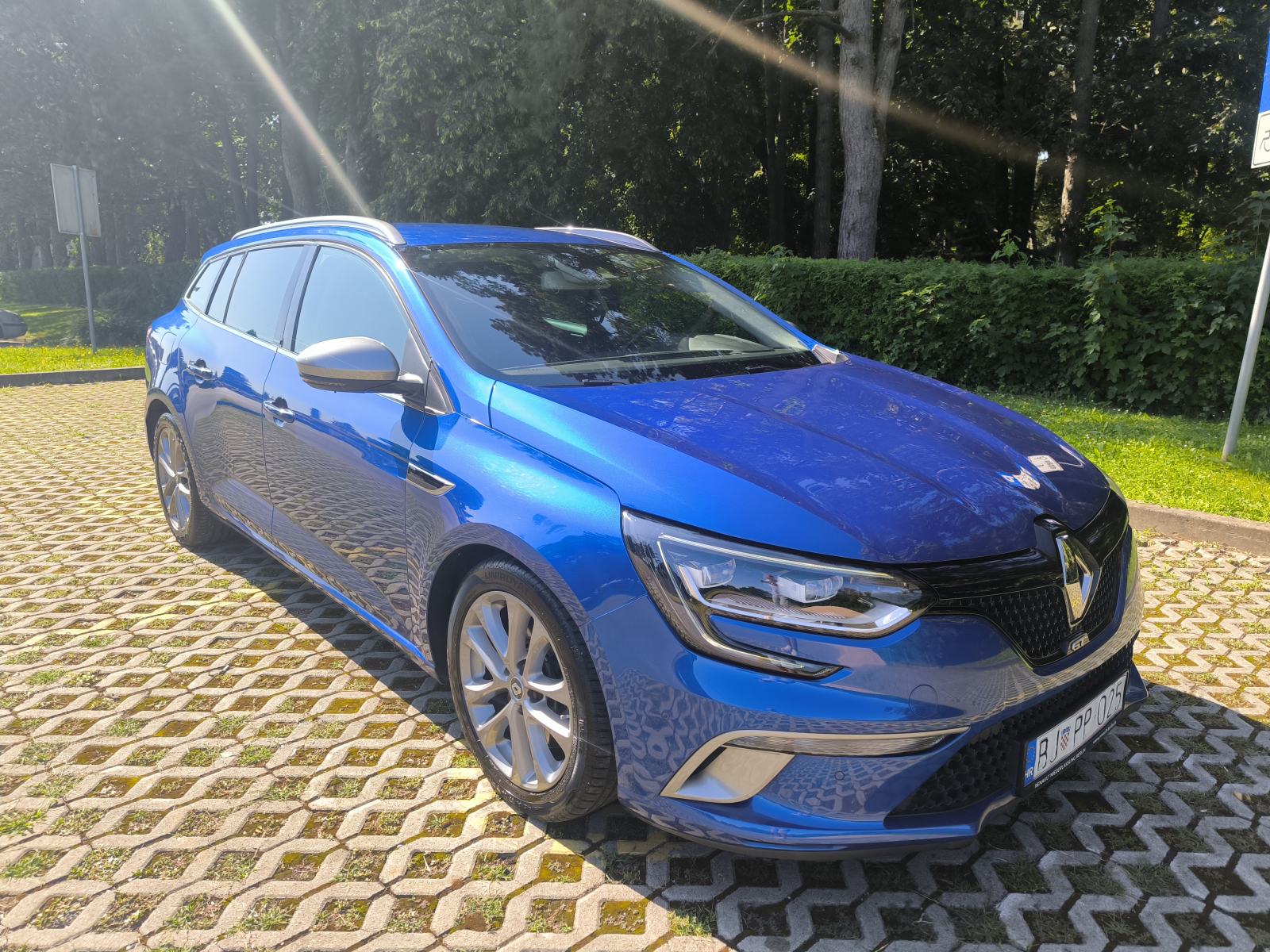 Renault Megane Grandtour 205 GT, 4CONTROL, FULL LED, EKSTRA STANJE, fotografija 8