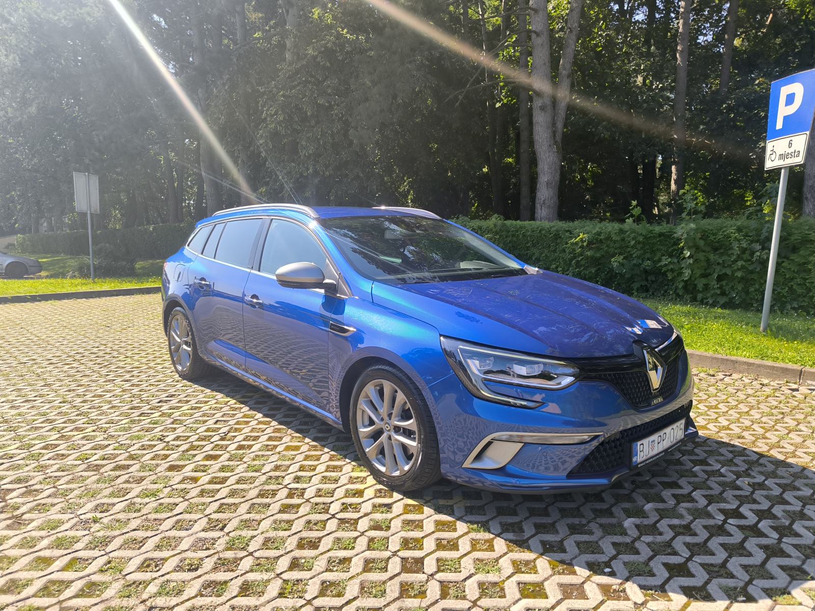 Renault Megane Grandtour 205 GT, 4CONTROL, FULL LED, EKSTRA STANJE, fotografija 9