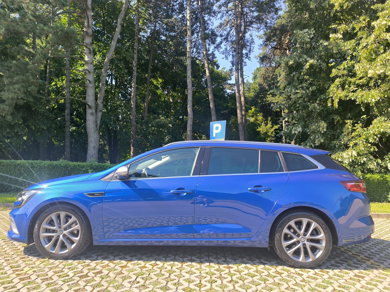 Renault Megane Grandtour 205 GT, 4CONTROL, FULL LED, EKSTRA STANJE, fotografija 4