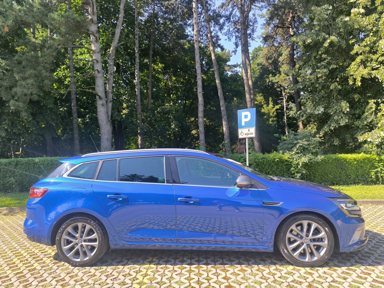 Renault Megane Grandtour 205 GT, 4CONTROL, FULL LED, EKSTRA STANJE, fotografija 10