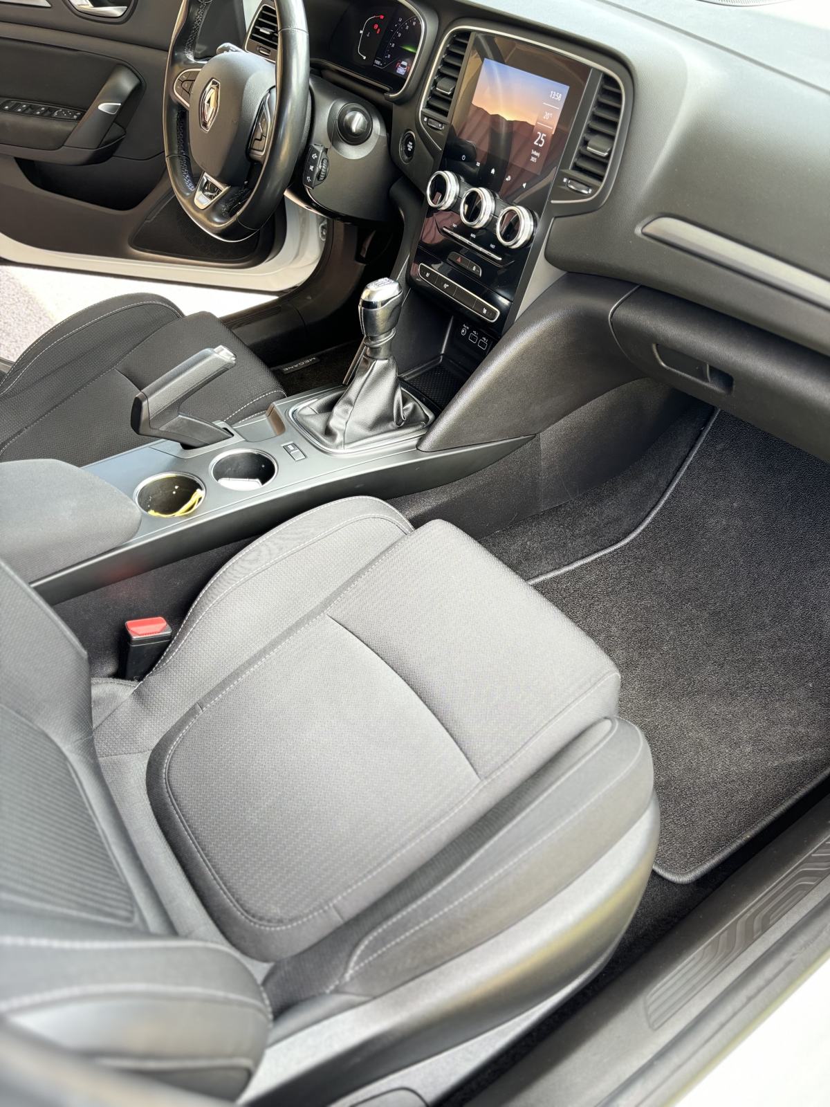 Renault Megane Grandtour dCi, kamera, grijanje sjedala, fotografija 13