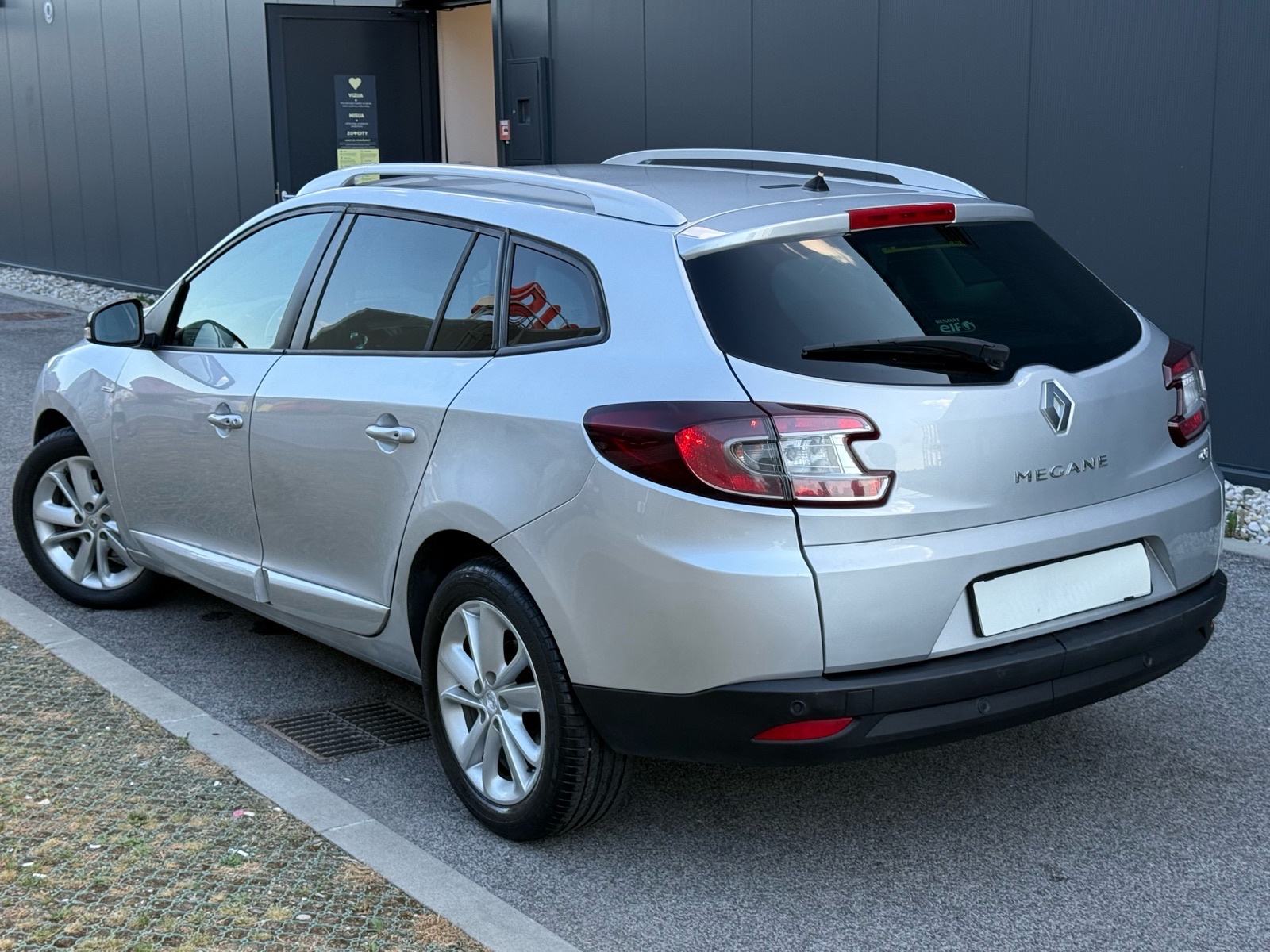 RENAULT MEGANE GRANDTOUR/REDIZAJN/2016G/LIMITED OPREMA/, fotografija 2