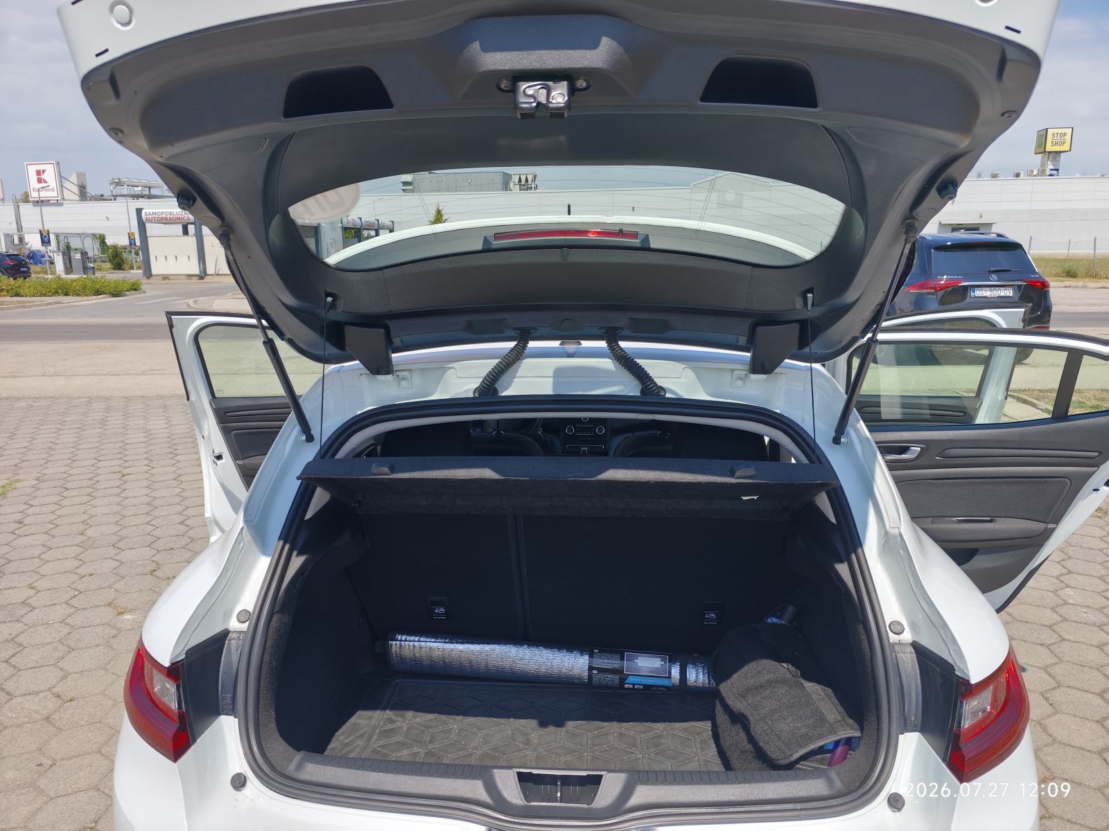 Renault Megane IV 1.5 dCi, 125800 km, Registriran do 26.07.2027., fotografija 11