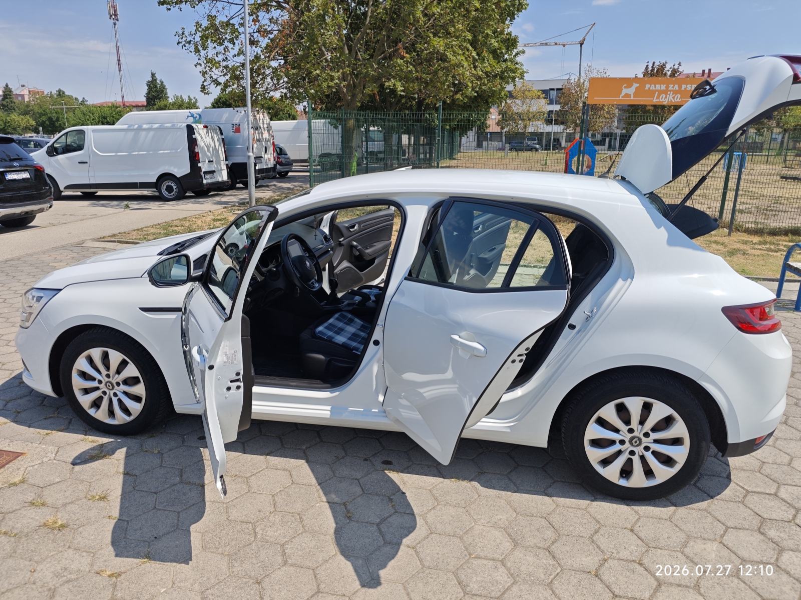 Renault Megane IV 1.5 dCi, 125800 km, Registriran do 26.07.2027., fotografija 8