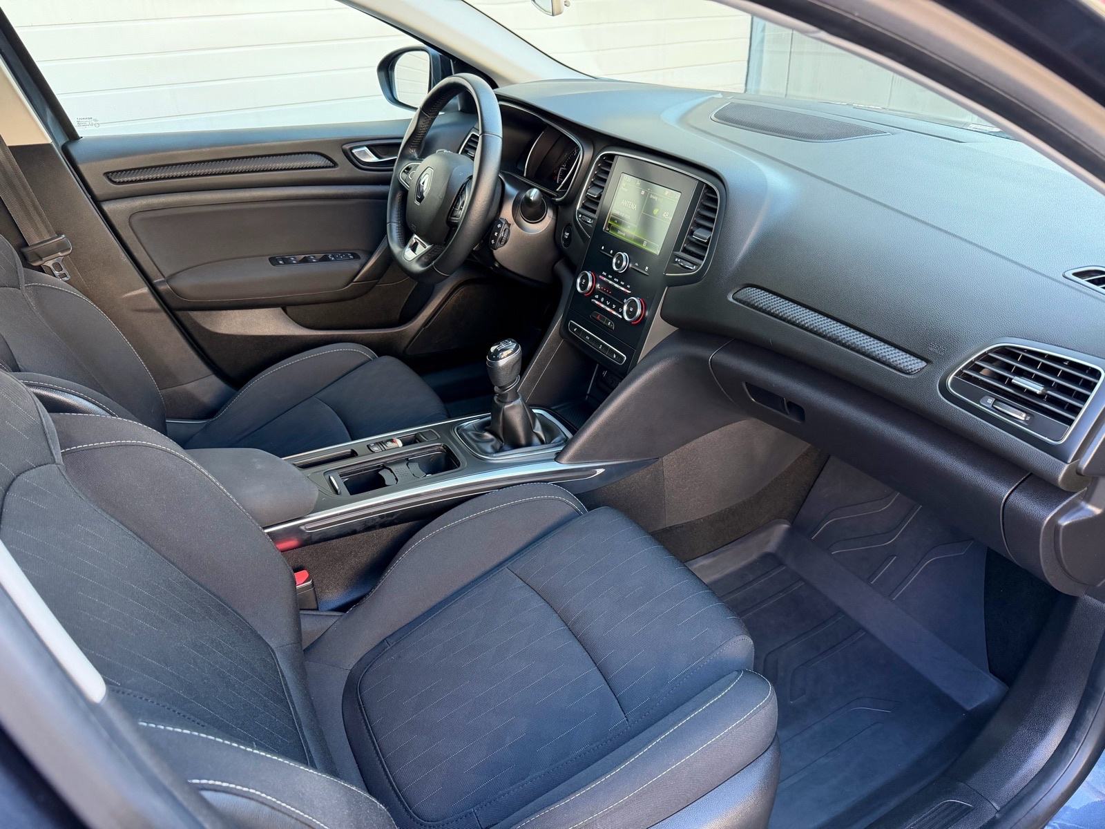 RENAULT MEGANE LIMITED dCi 115, REGISTRIRAN 7/2027, fotografija 15