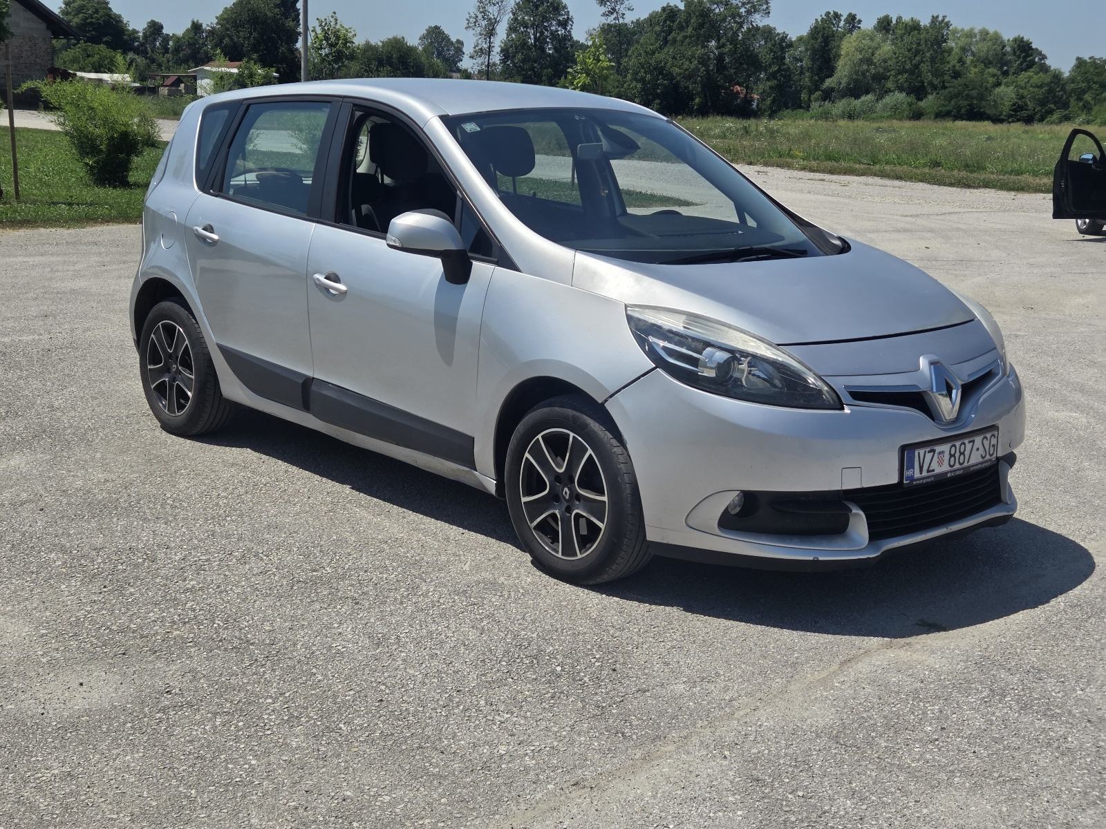 Renault Megane Scenic 1.5 dci***Reg.god.dana ***Placanje kreditnim kar, fotografija 7