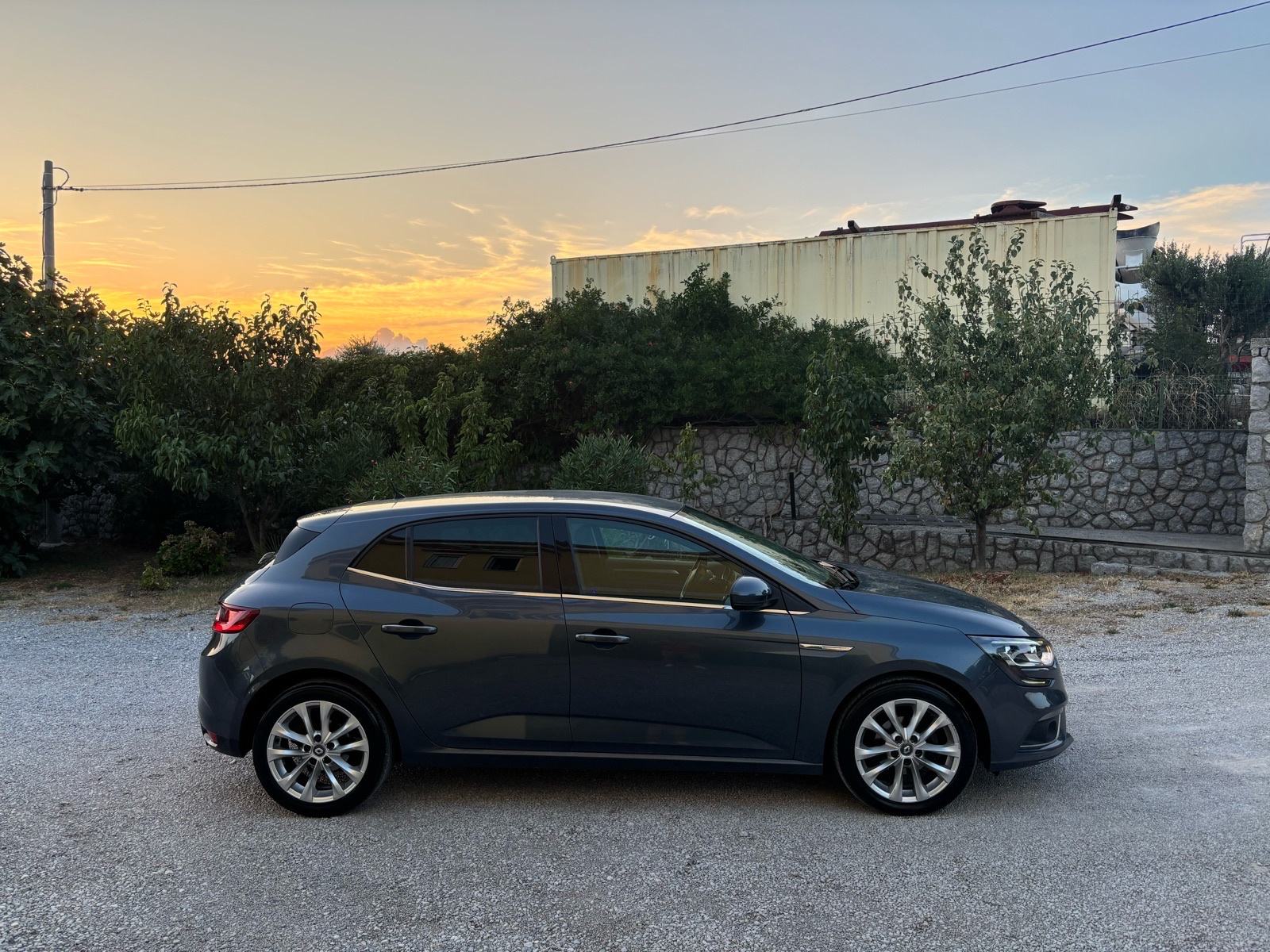 Renault Megane TCe 100,TOP OPREMA,KOMPL.SERVISNA,JAMSTVO., fotografija 6