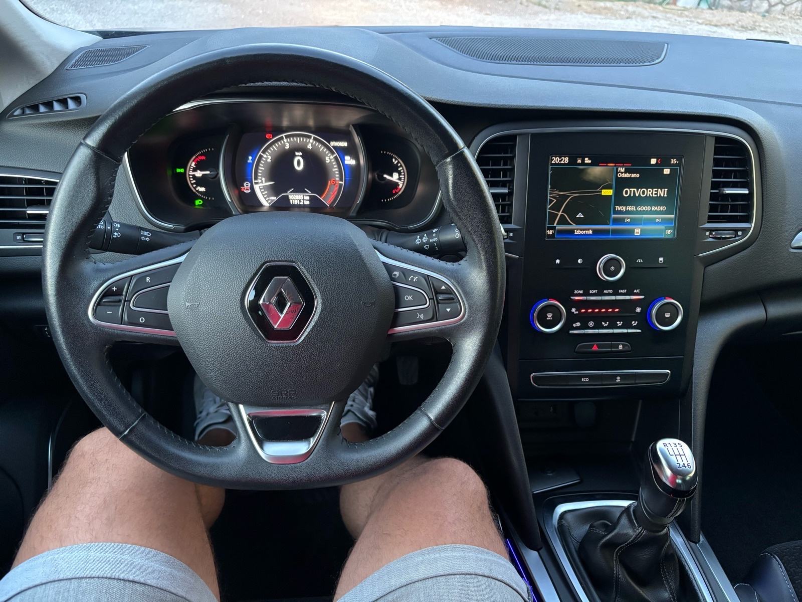 Renault Megane TCe 100,TOP OPREMA,KOMPL.SERVISNA,JAMSTVO., fotografija 10
