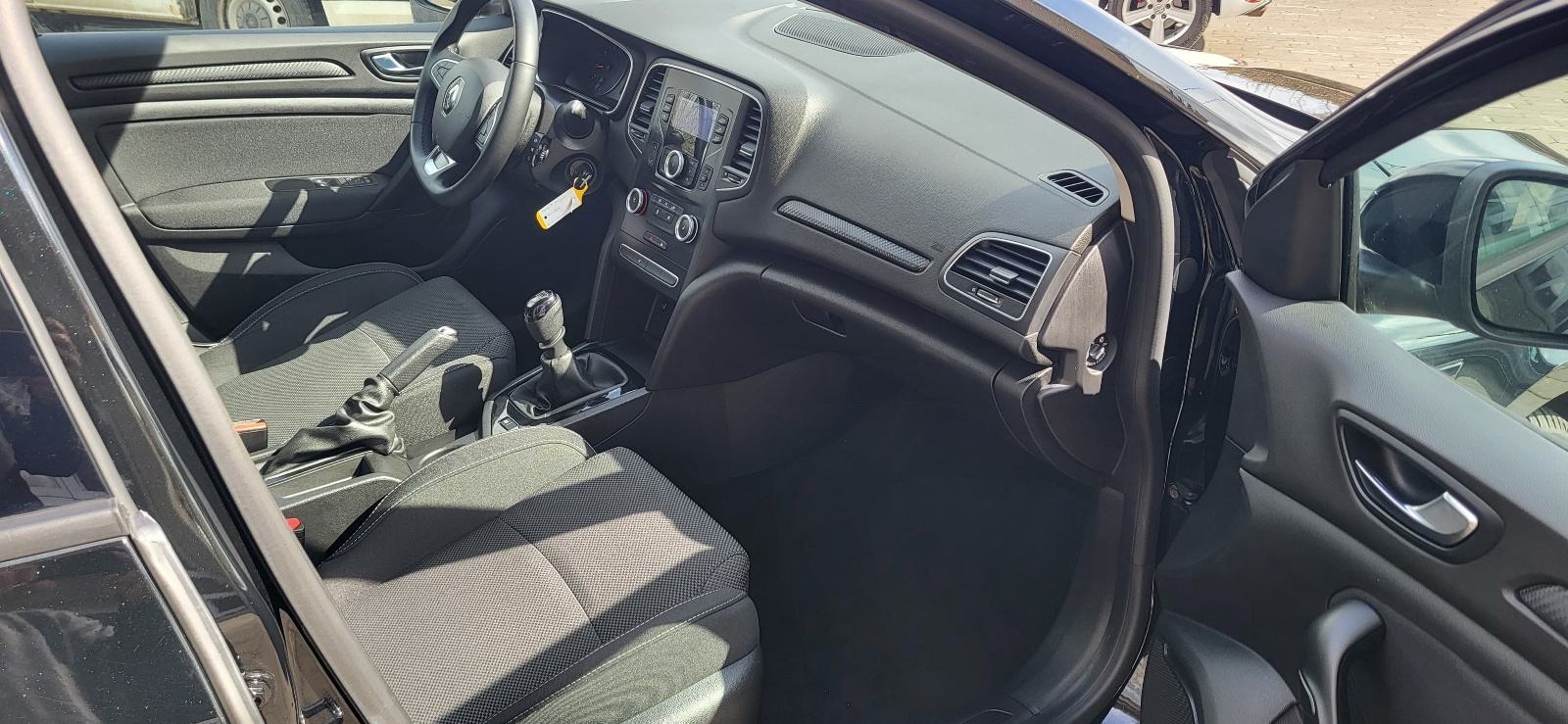 Renault Megane TCe 115 ks tempomat parkirni senzori, fotografija 12