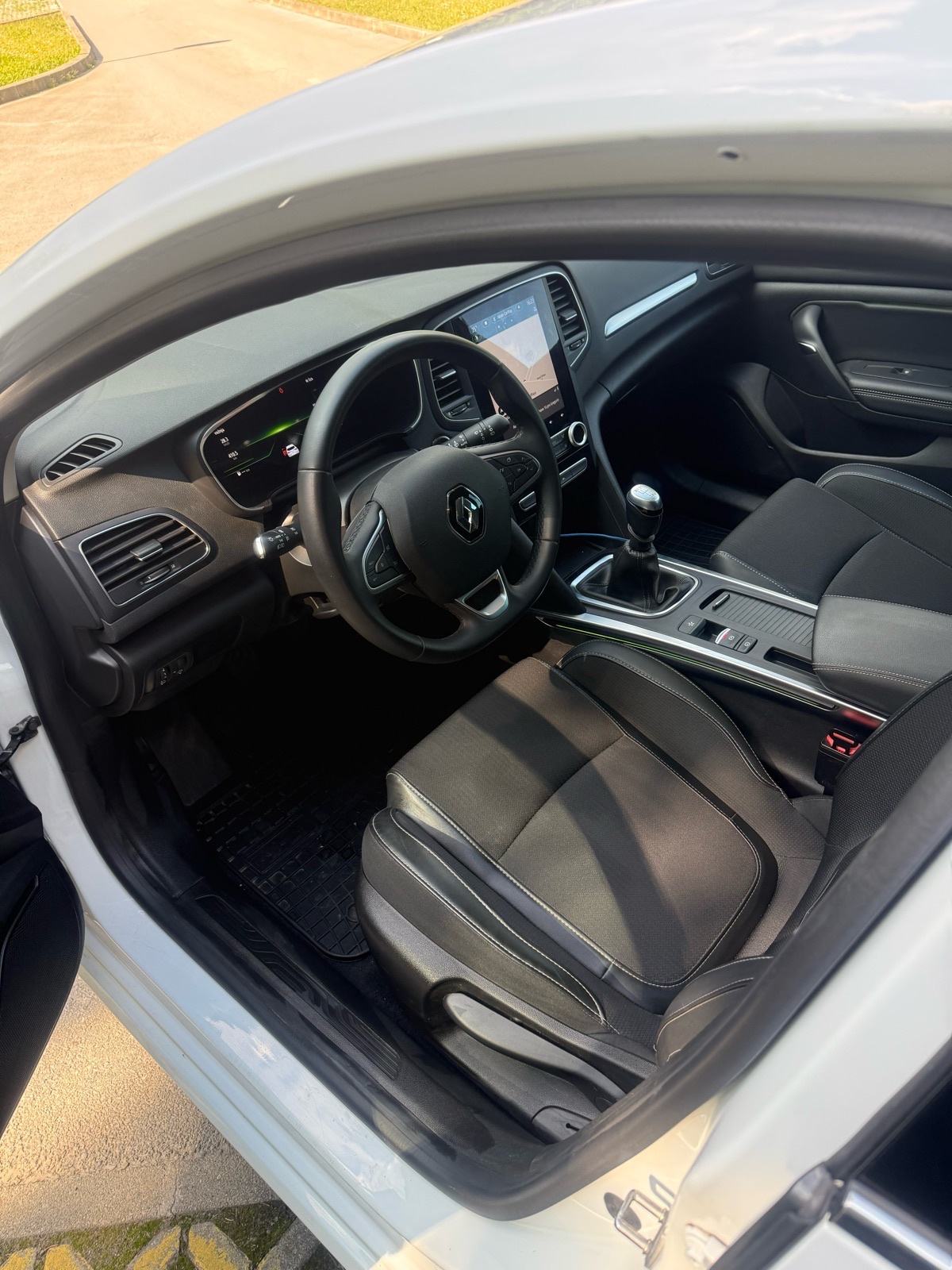 Renault Megane TCe, fotografija 11