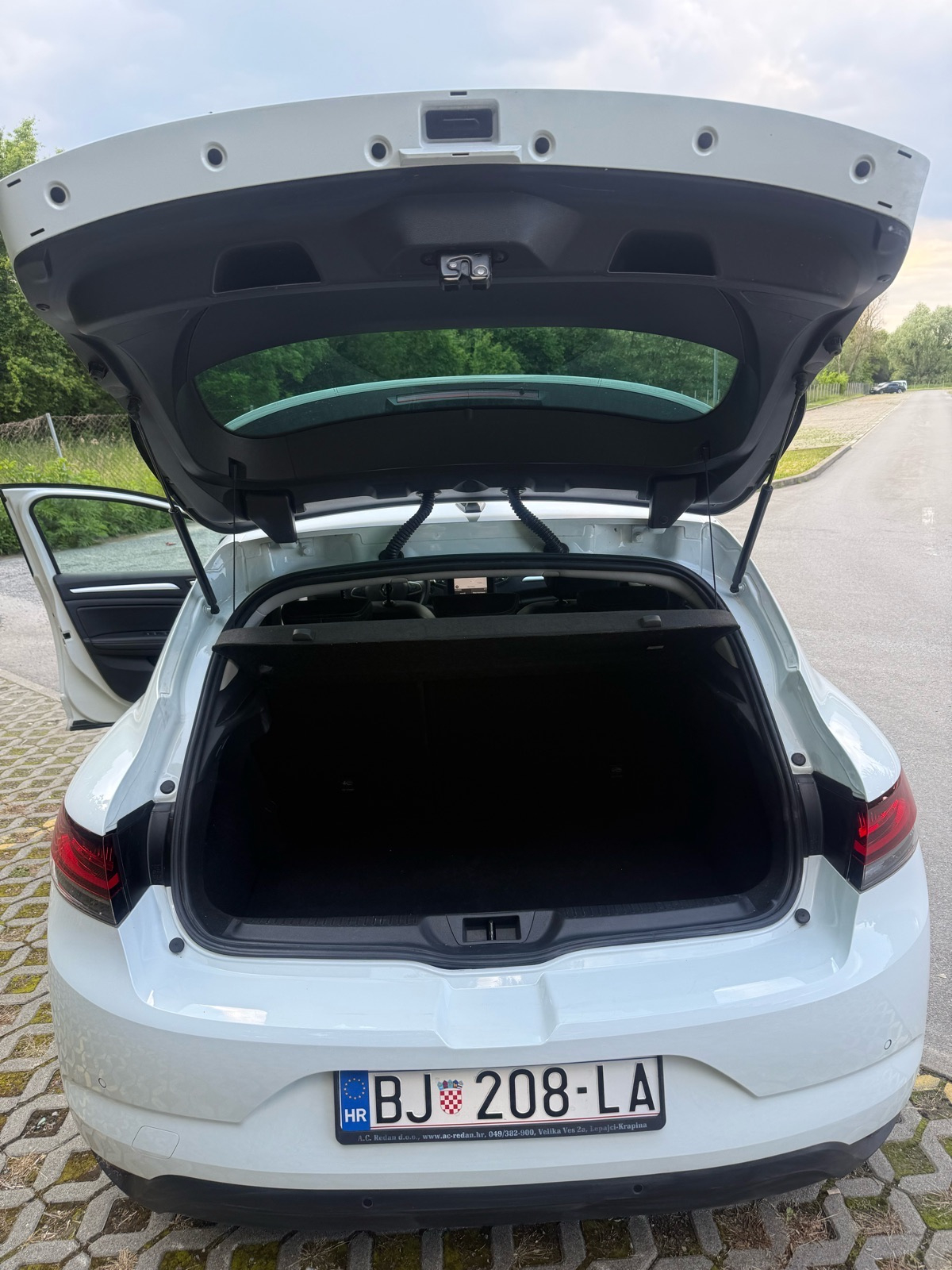 Renault Megane TCe, fotografija 13