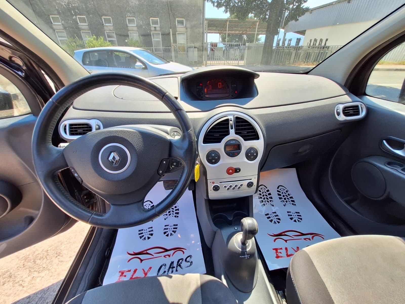 Renault Modus 1,2 16V automatik PANORAMSKI KROV, fotografija 12